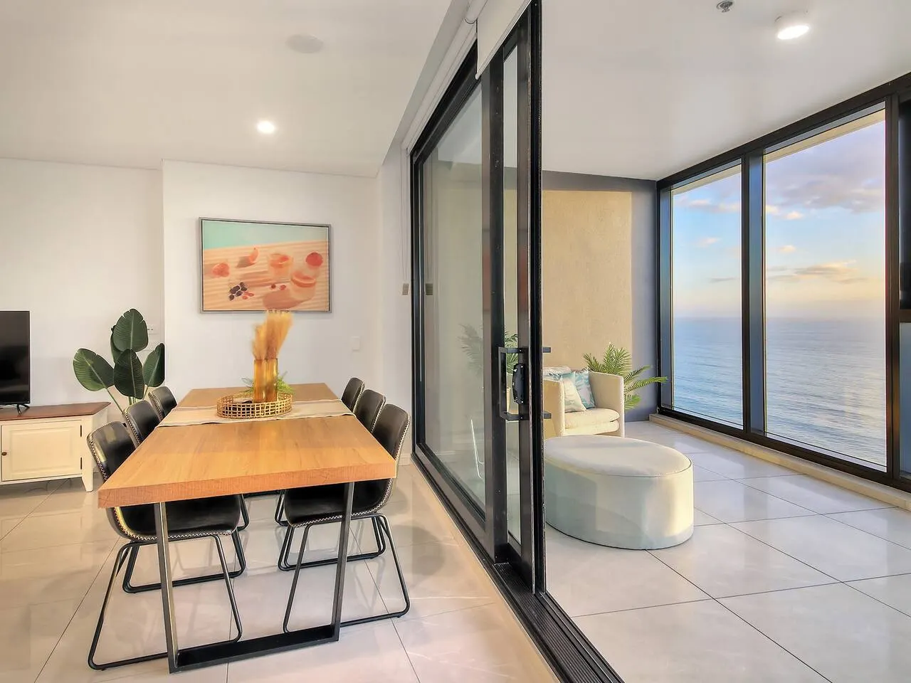 Oceanview Paradise with Free Parking 7