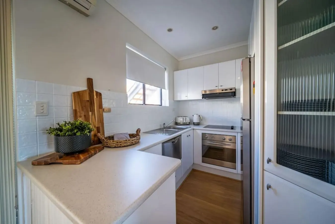 Higher Ground on Seaview—Rooftop Coastal Escape 9