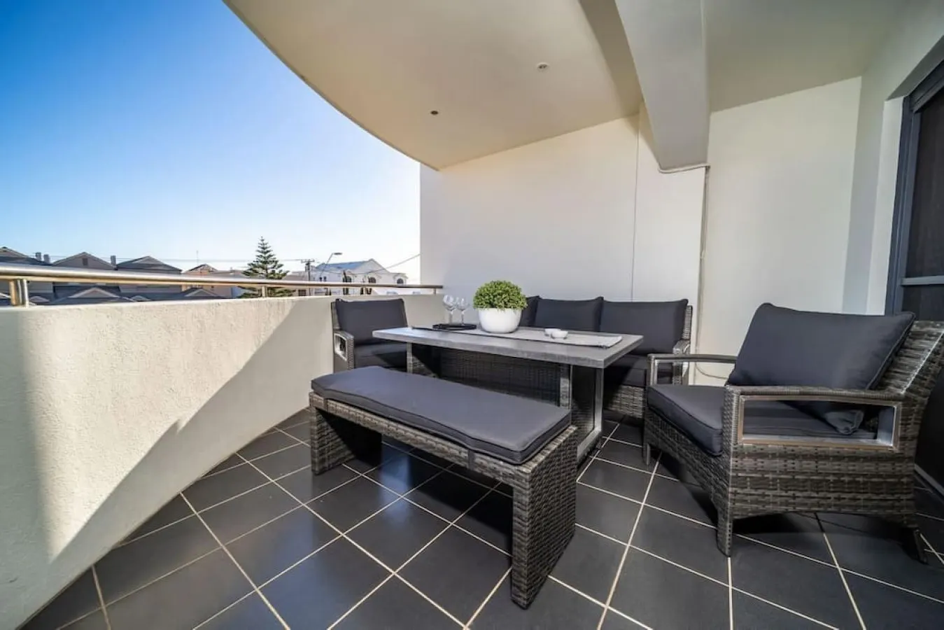 Higher Ground on Seaview—Rooftop Coastal Escape — photo 4