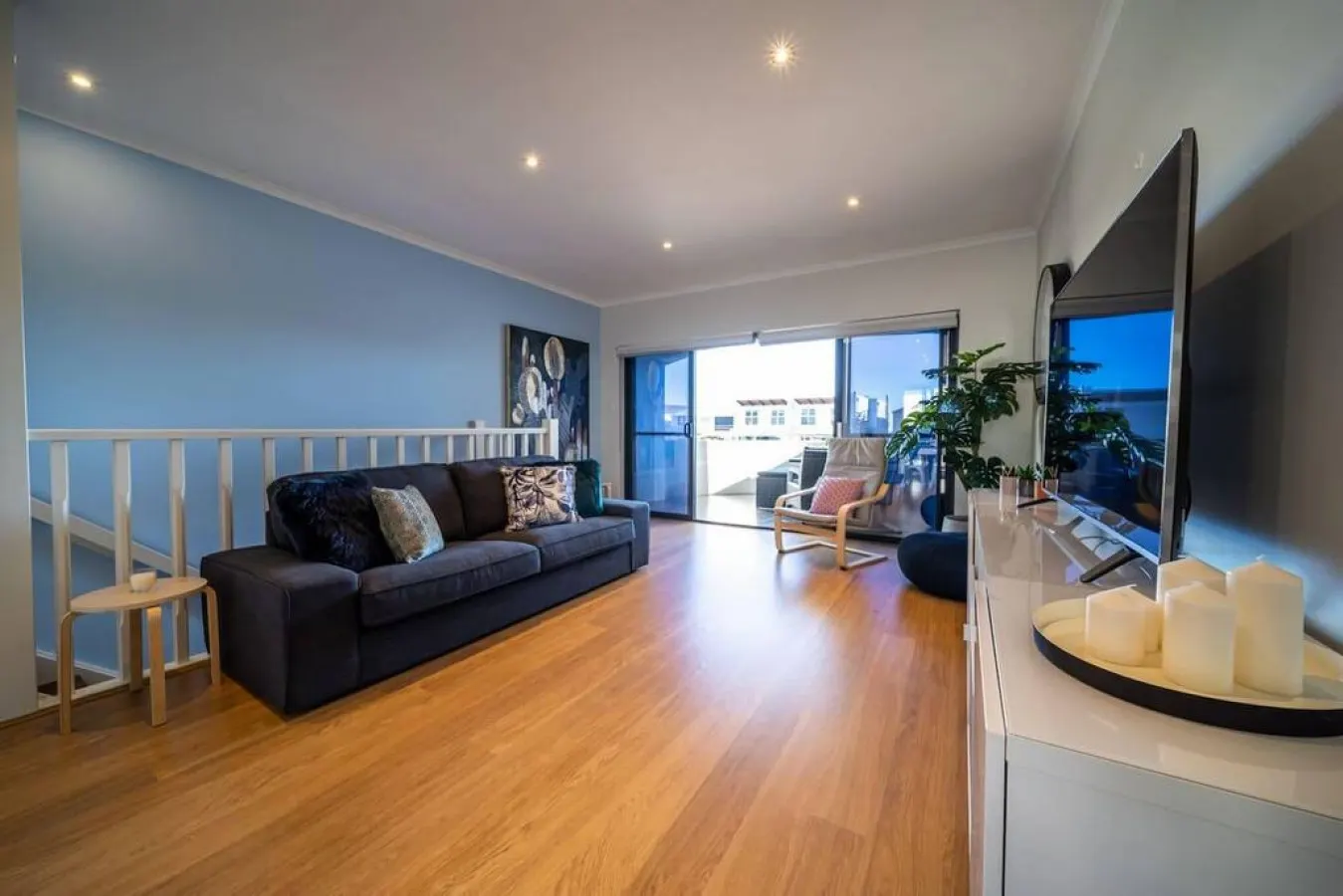 Higher Ground on Seaview—Rooftop Coastal Escape 6