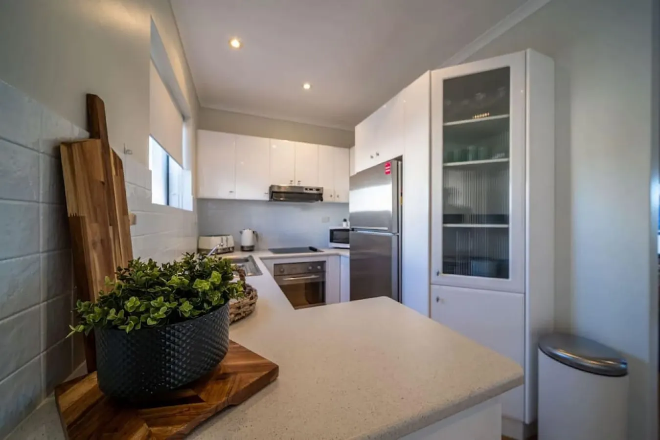 Higher Ground on Seaview—Rooftop Coastal Escape 8