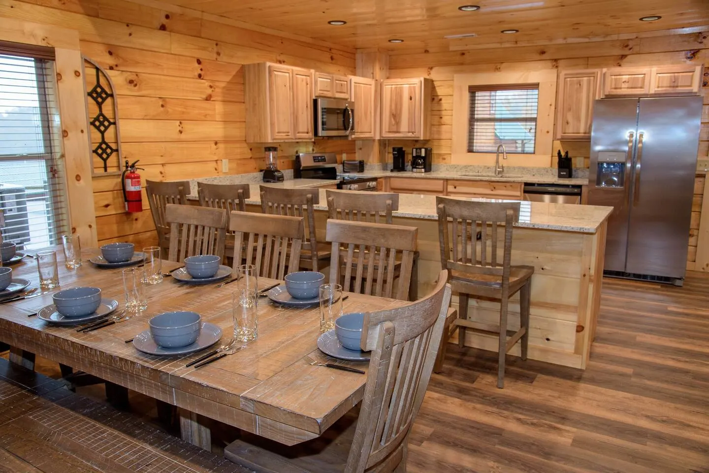 Spacious 2800 sq ft-Cozy Wood Cabin-NEW BUILD 19