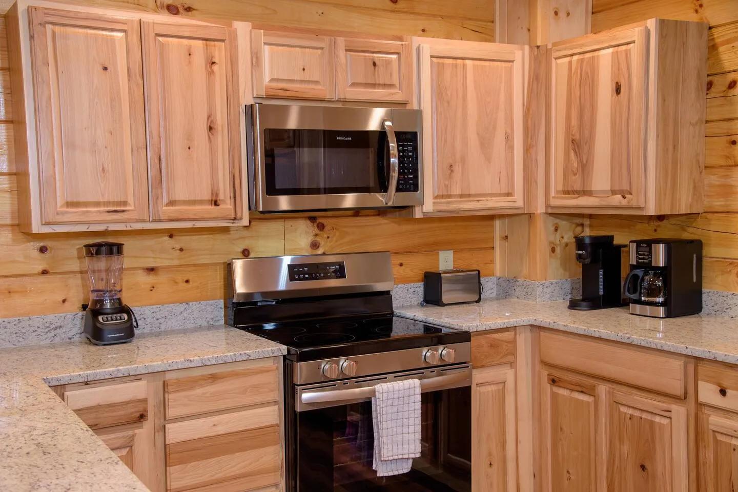 Spacious 2800 sq ft-Cozy Wood Cabin-NEW BUILD 20
