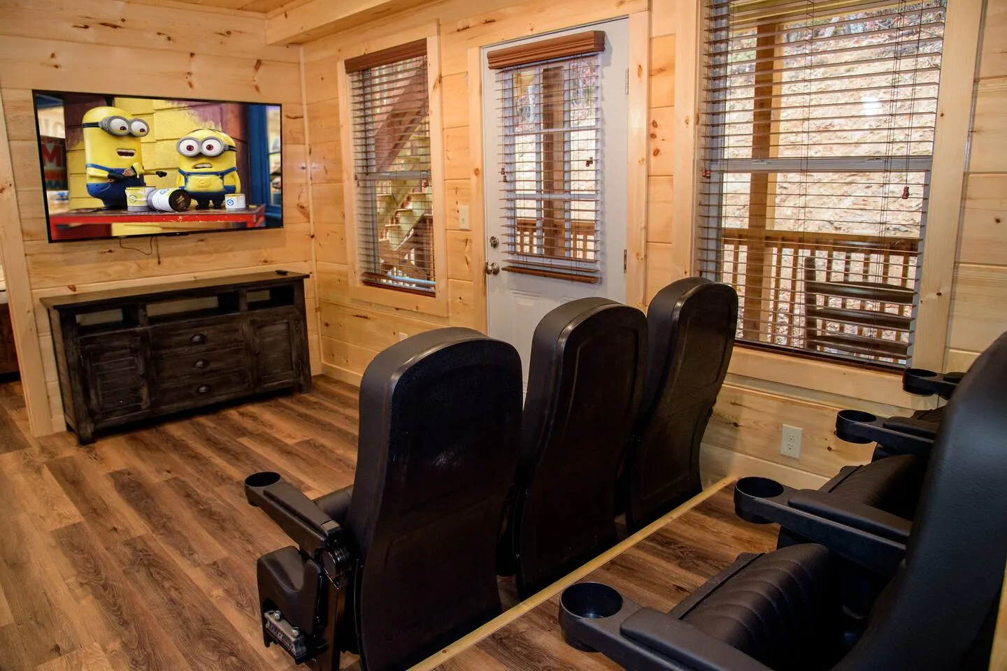 Spacious 2800 sq ft-Cozy Wood Cabin-NEW BUILD 6