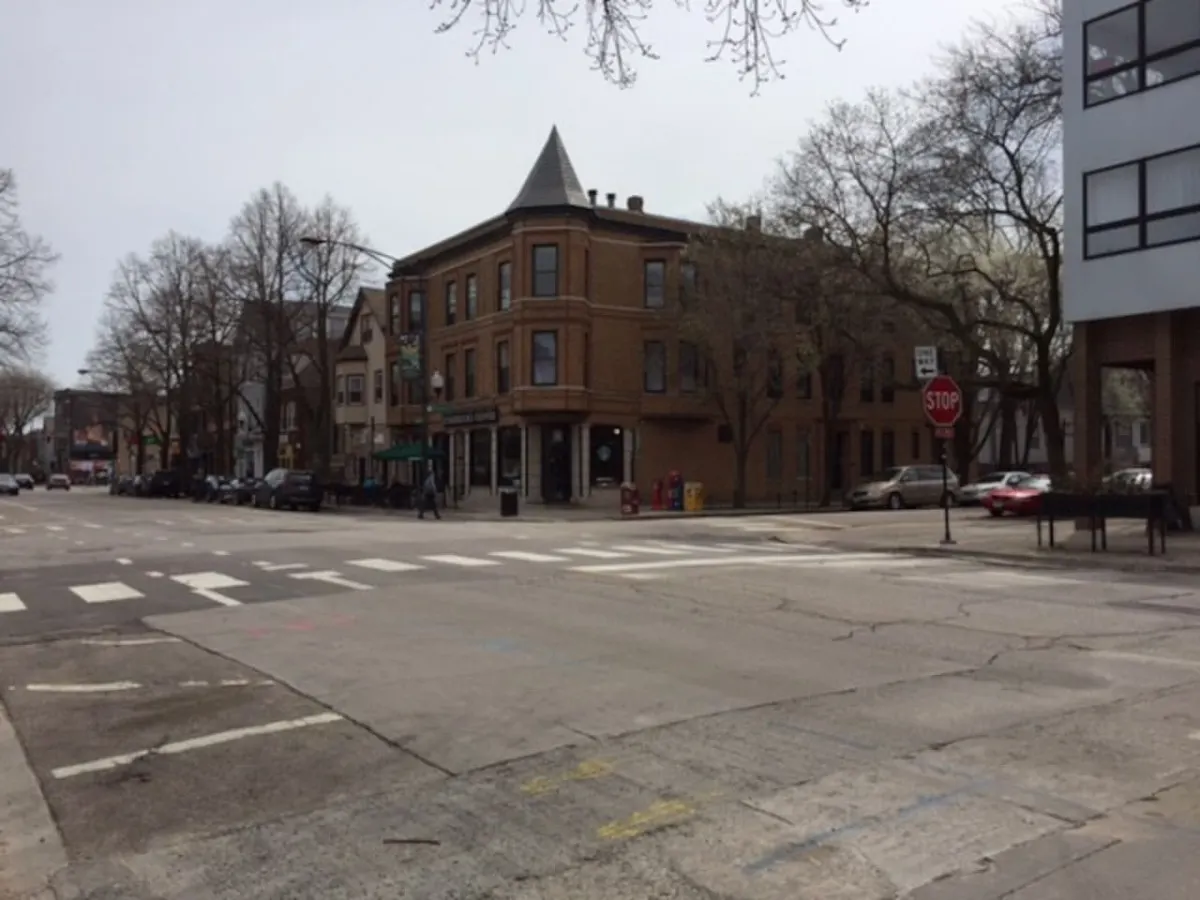 Glam Hidden Gem near Wrigley 19
