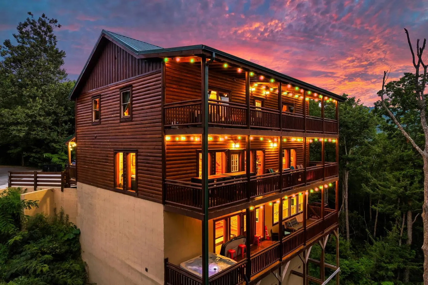 6 ensuite large bedrooms - private pool - hot tub 2