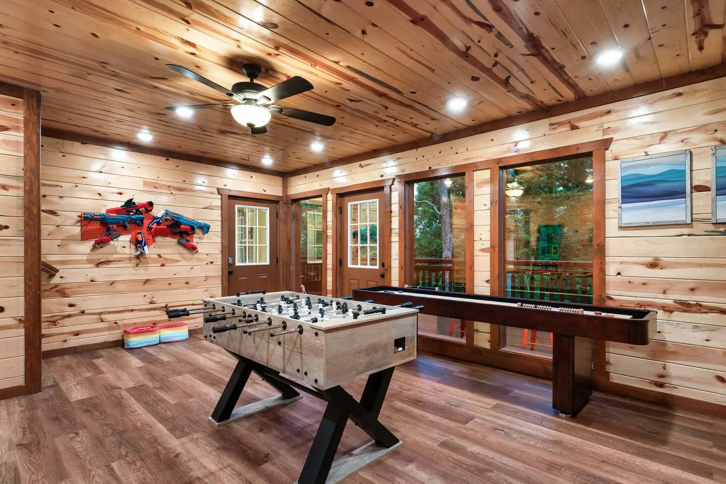 6 ensuite large bedrooms - private pool - hot tub 10