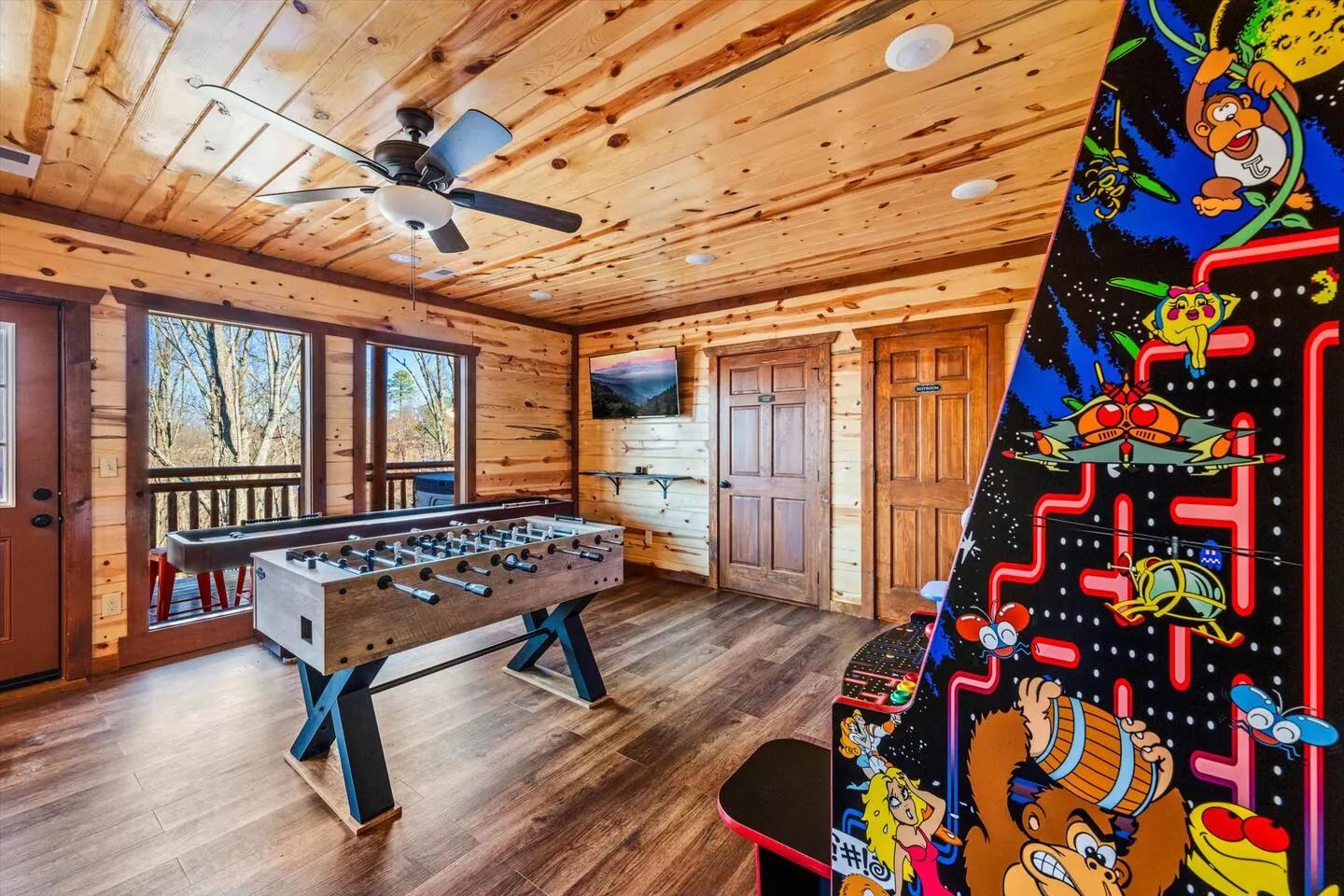 6 ensuite large bedrooms - private pool - hot tub 11