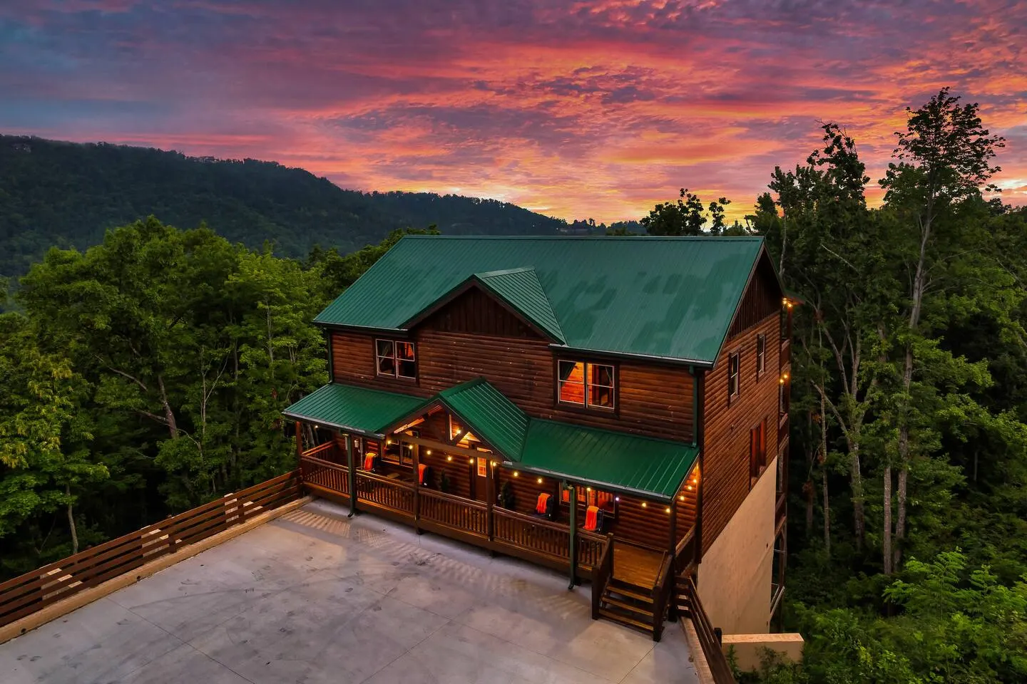6 ensuite large bedrooms - private pool - hot tub 20