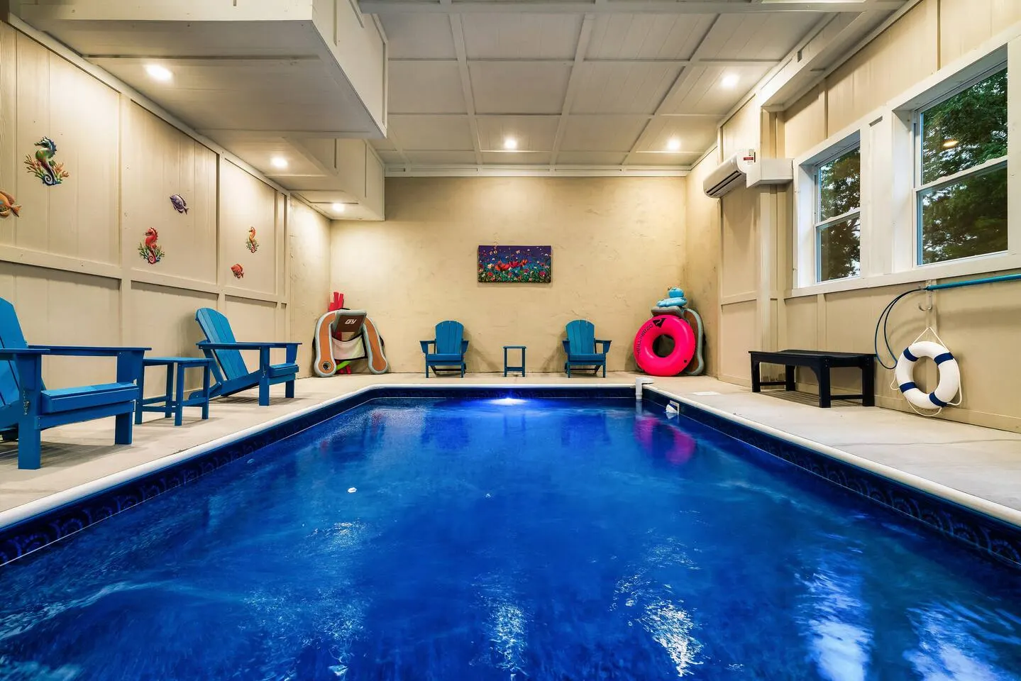 6 ensuite large bedrooms - private pool - hot tub 6