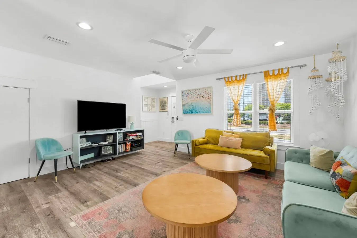 Surf House ~ Private Backyard w/ Cabana ~ Sleeps 8 13