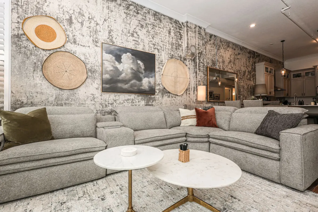 Elegant Century Residence ~ Downtown 7 min to UT 17