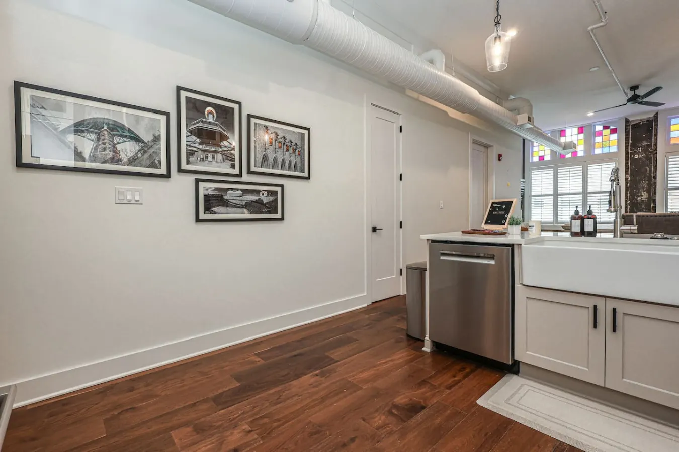 Elegant Century Residence ~ Downtown | 7 min to UT — photo 5