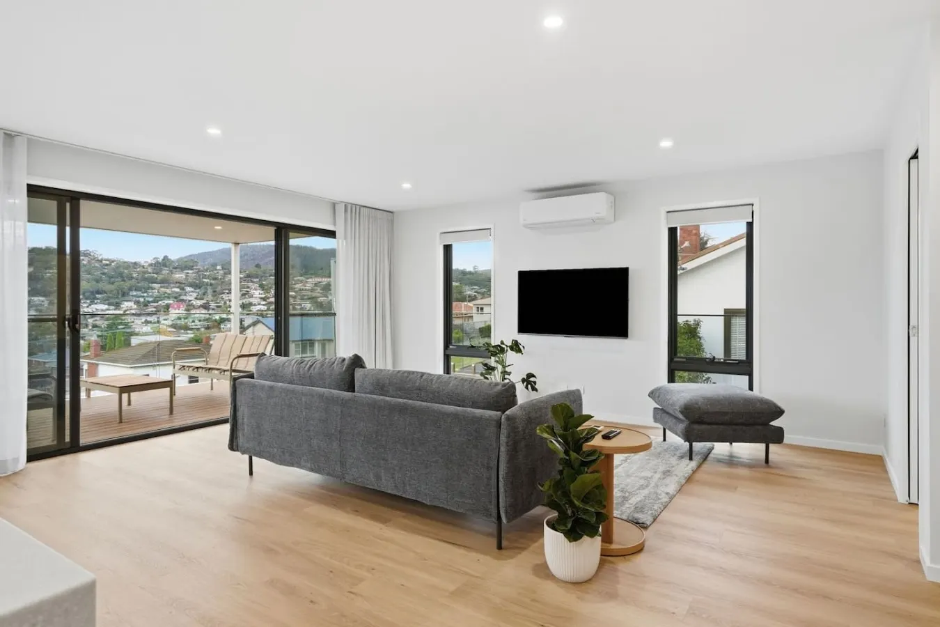 Modern Lindisfarne Escape 18