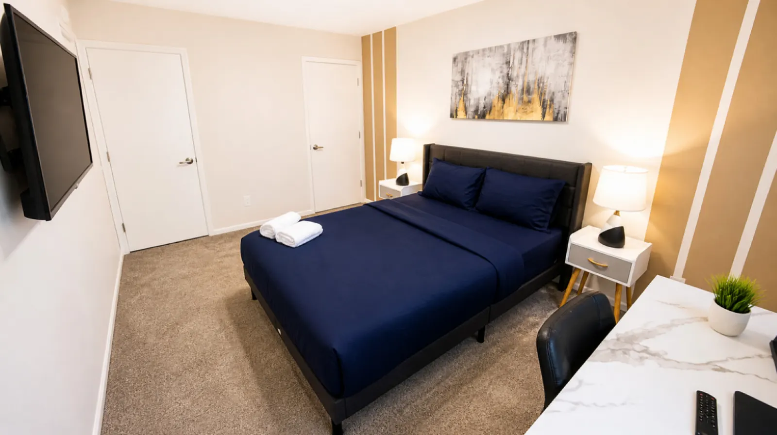 The Sage Retreat Hoover Designer Stay S2 6