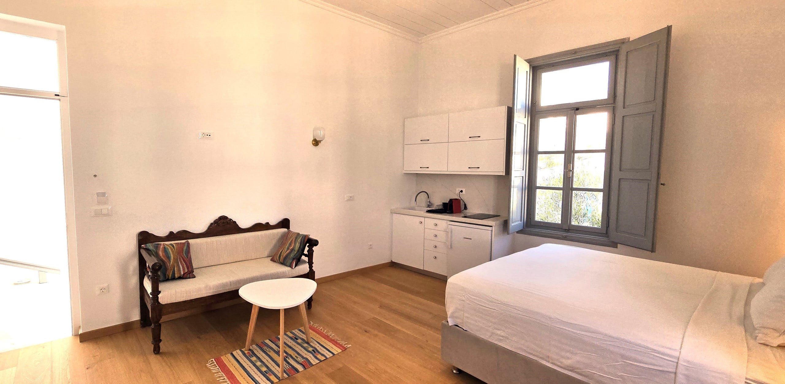 Appartment with courtyard in heart of mykonos 12