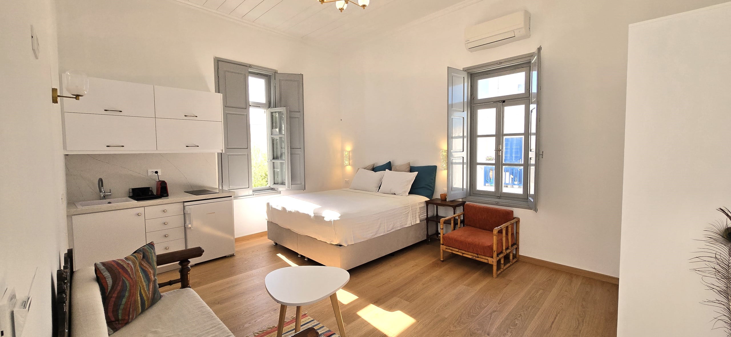 Appartment with courtyard in heart of mykonos — photo 2