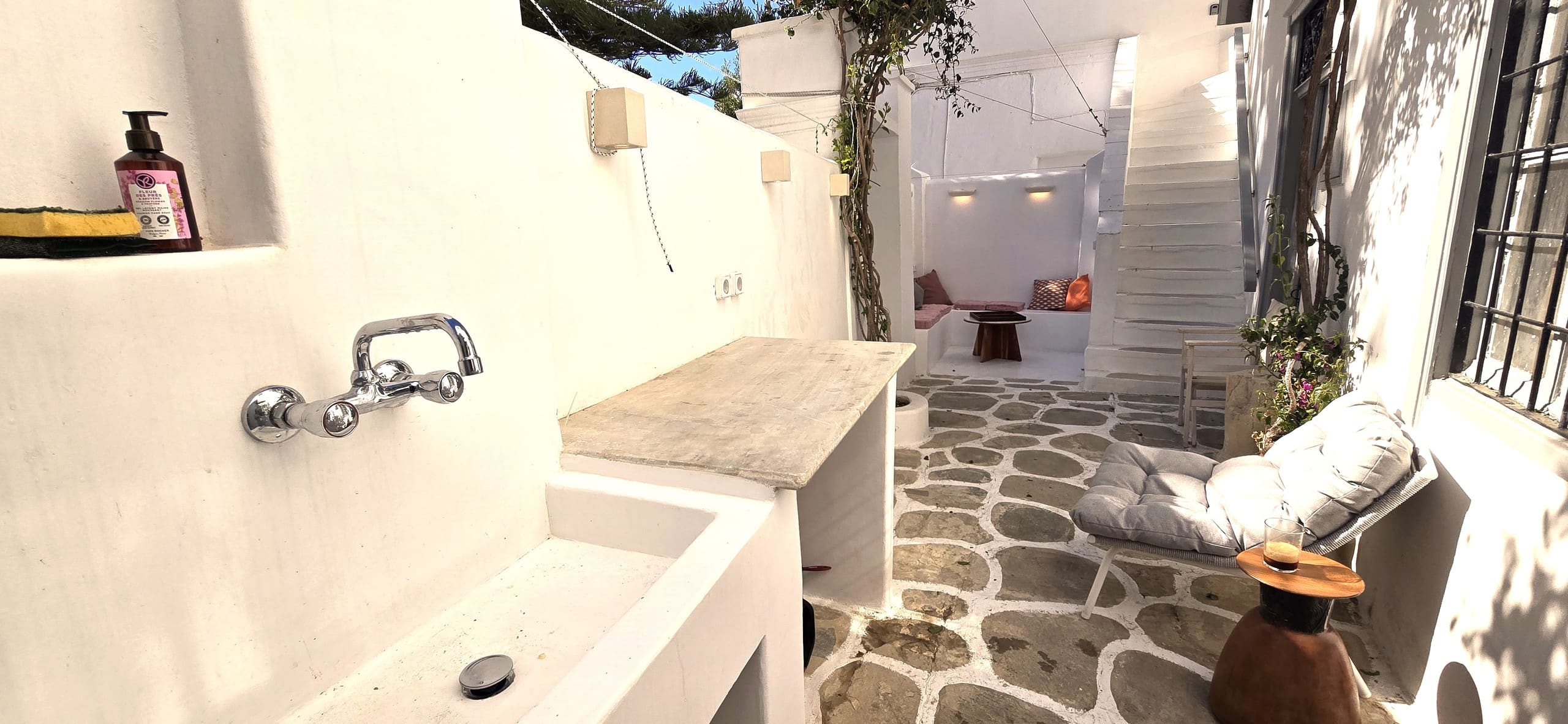 Appartment with courtyard in heart of mykonos 34