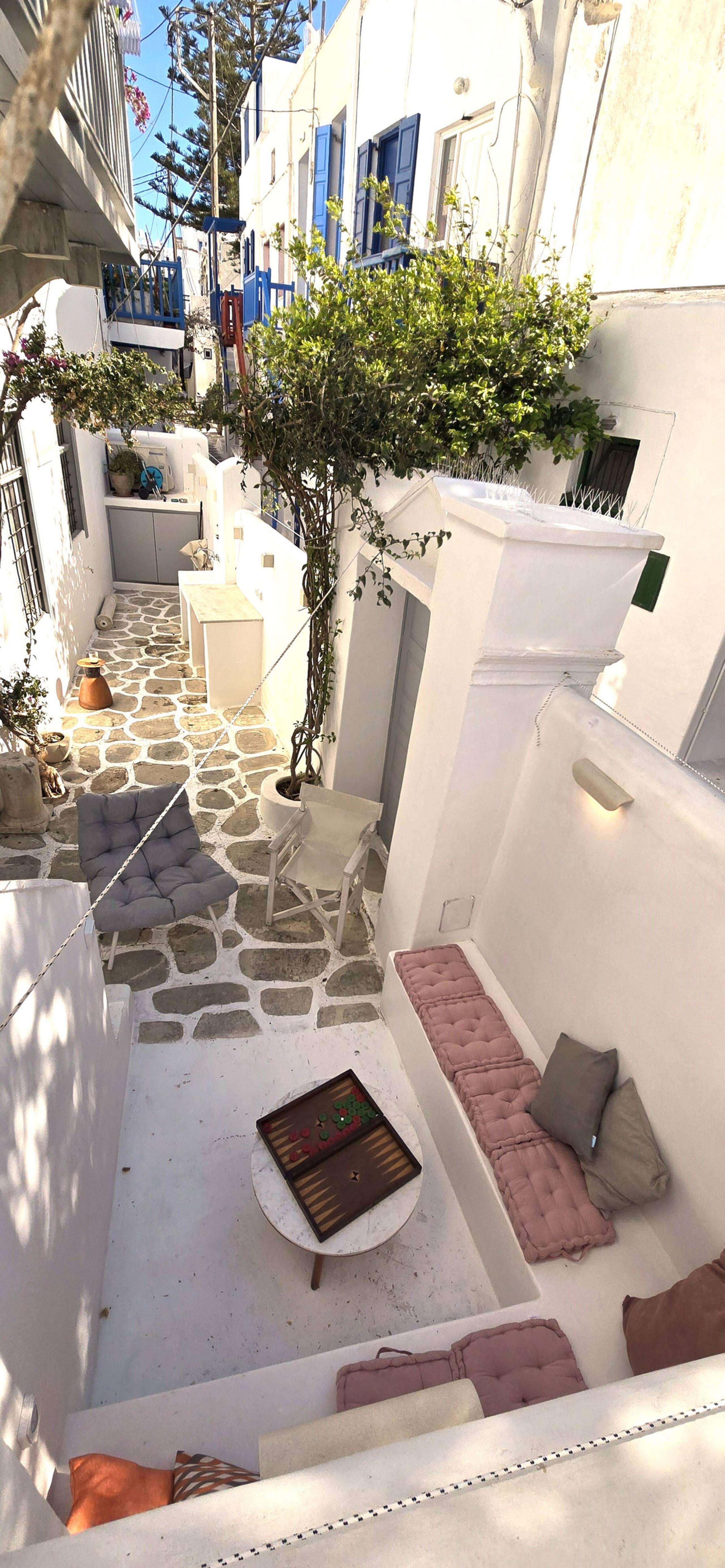 Appartment with courtyard in heart of mykonos — photo 4