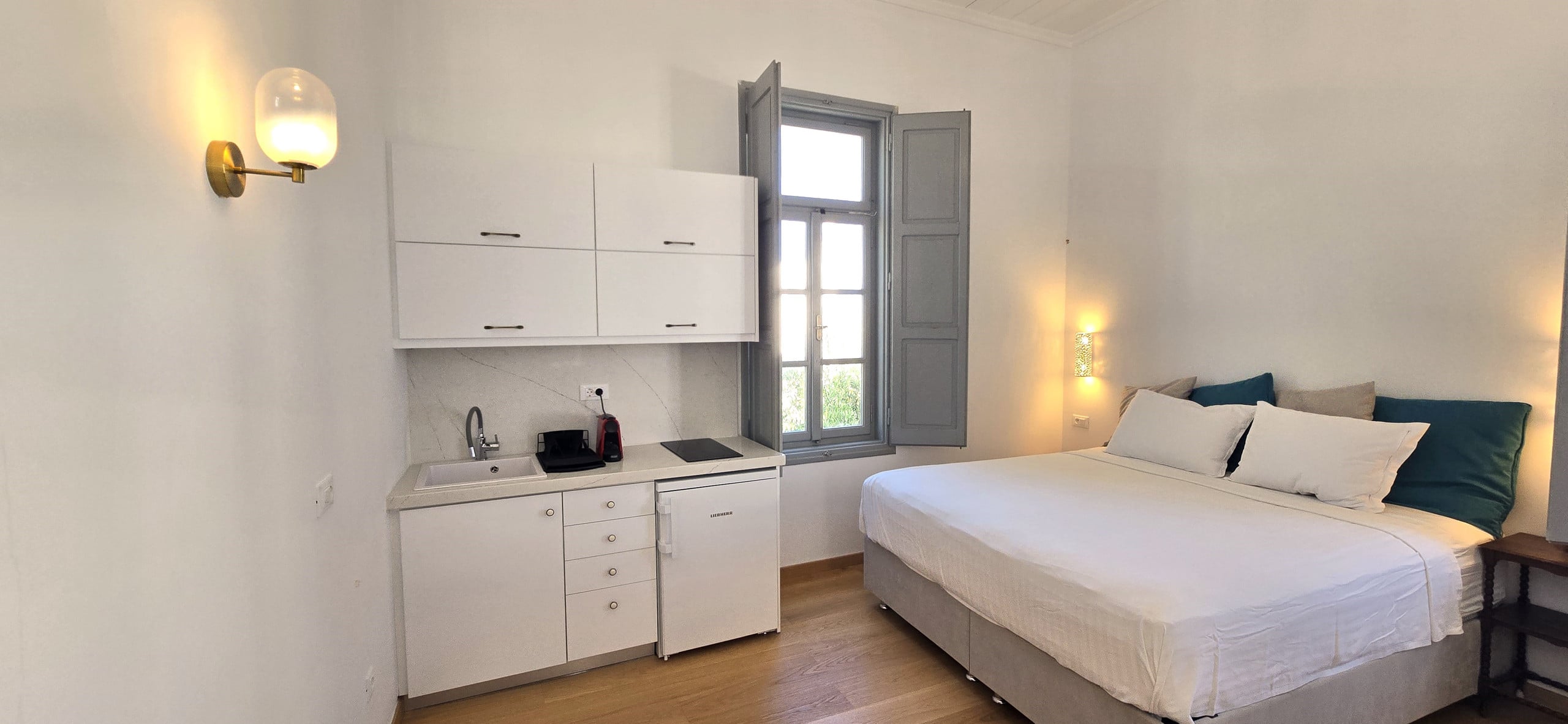 Appartment with courtyard in heart of mykonos 17