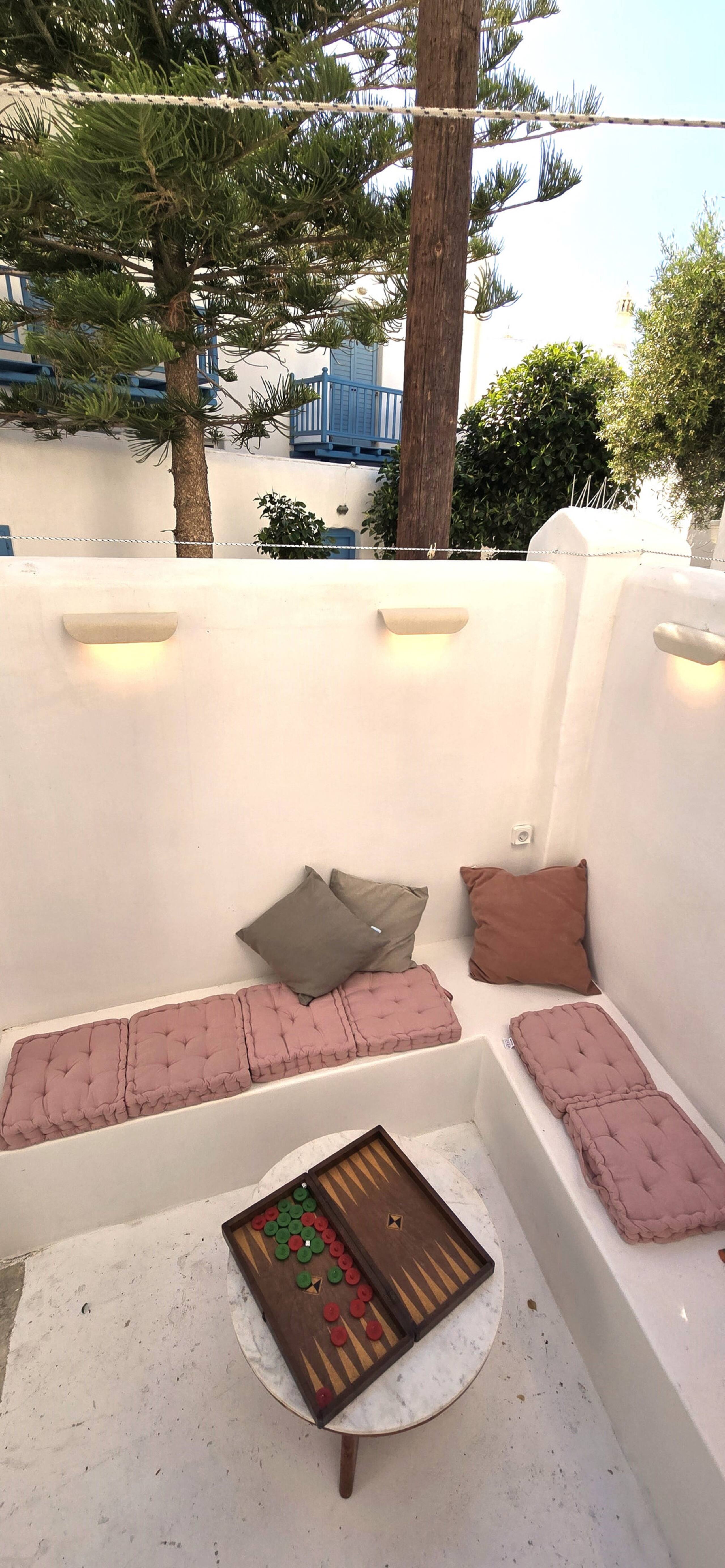 Appartment with courtyard in heart of mykonos 36