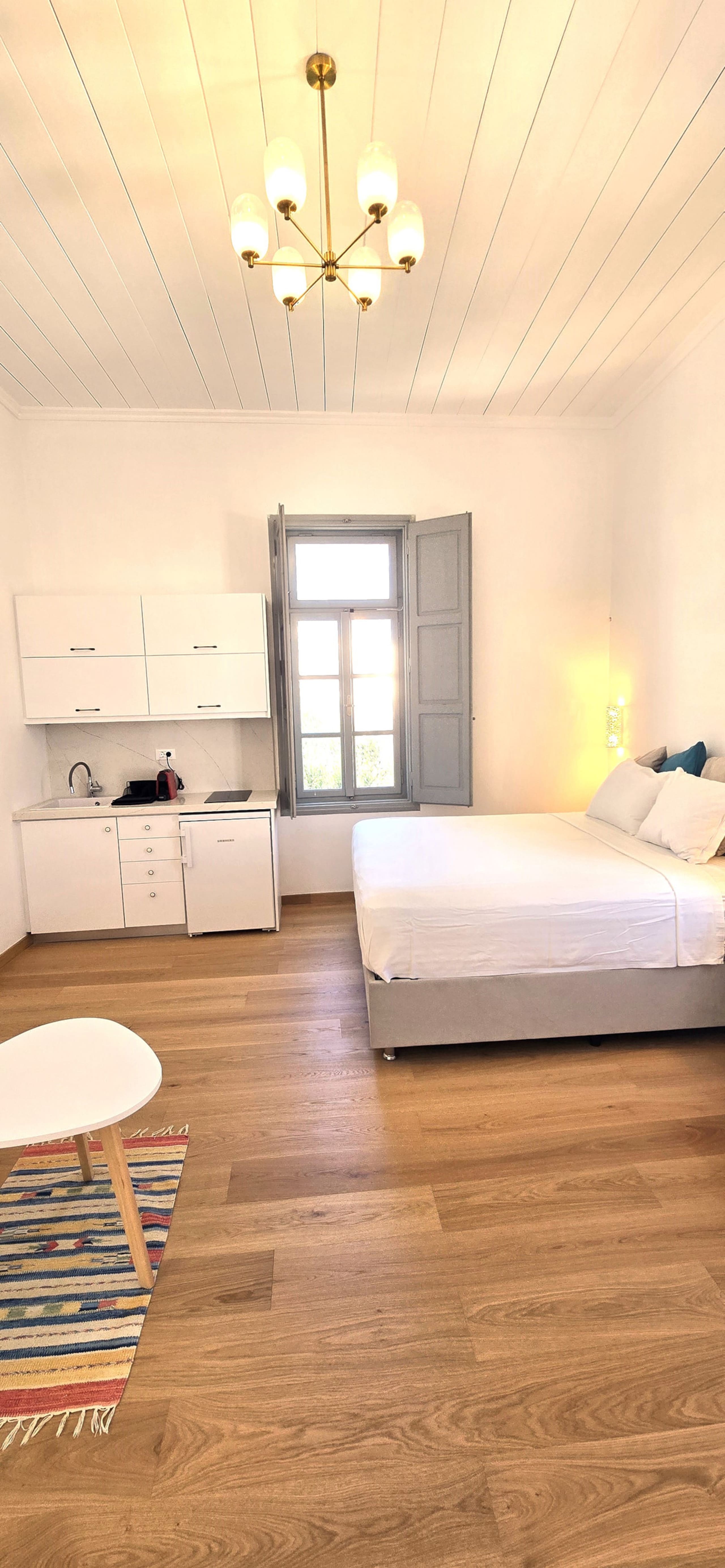 Appartment with courtyard in heart of mykonos 11
