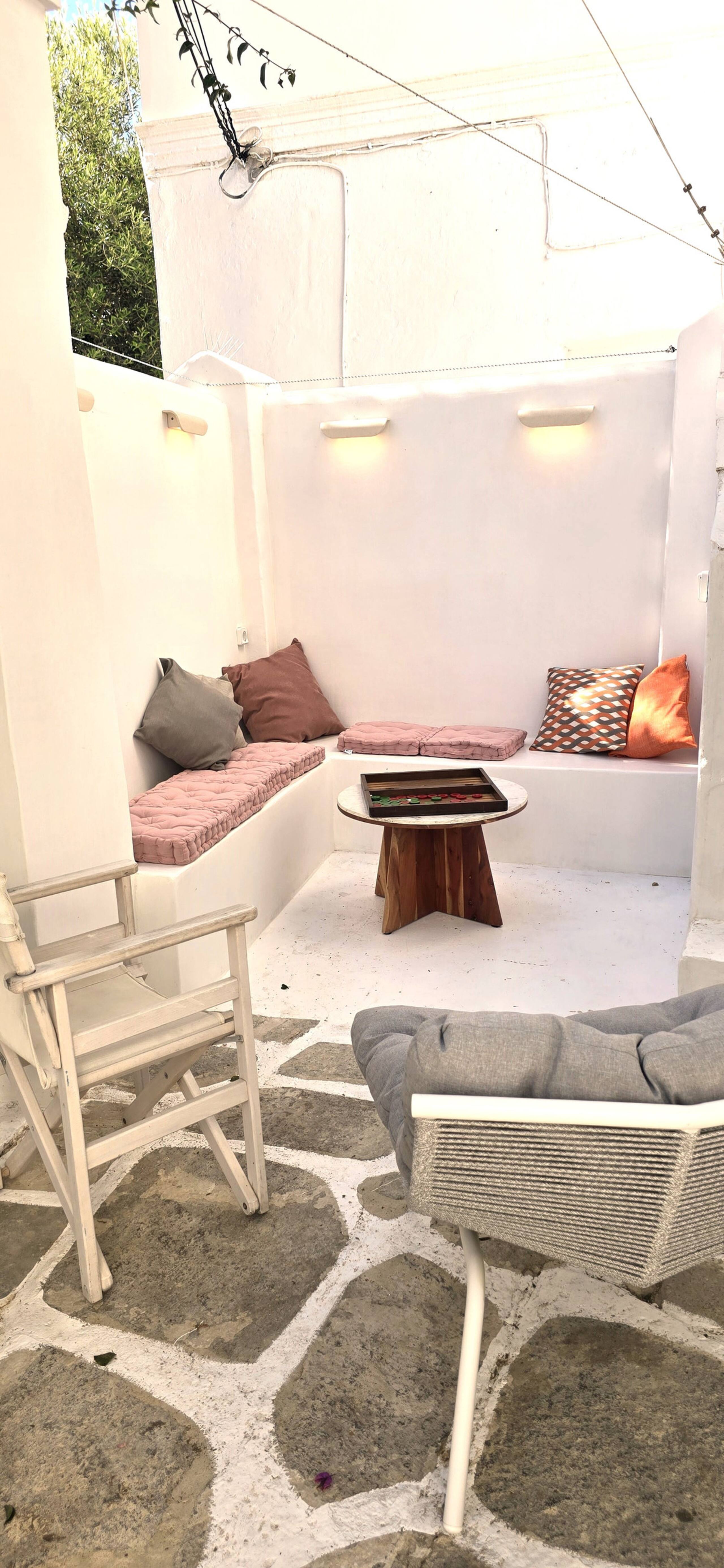 Appartment with courtyard in heart of mykonos 38