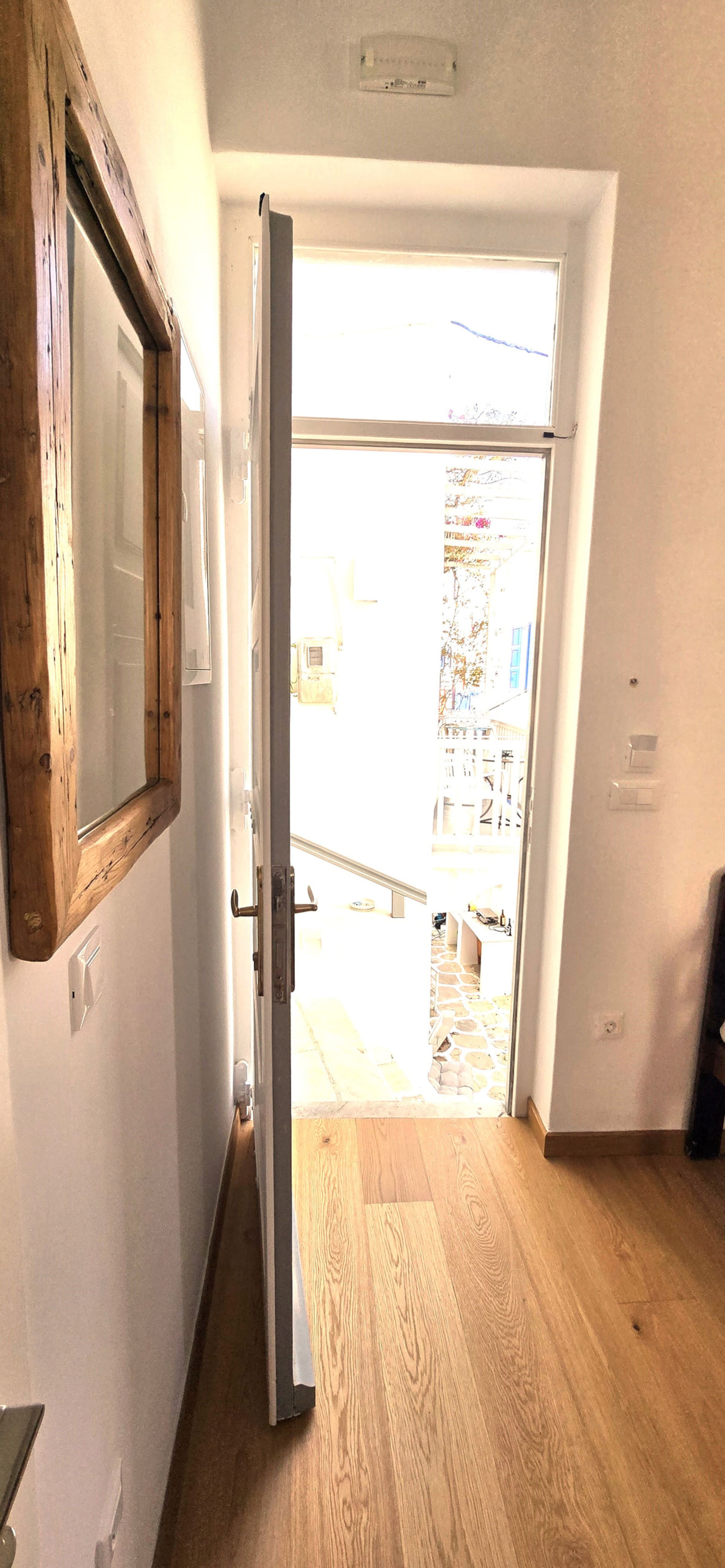 Appartment with courtyard in heart of mykonos 13