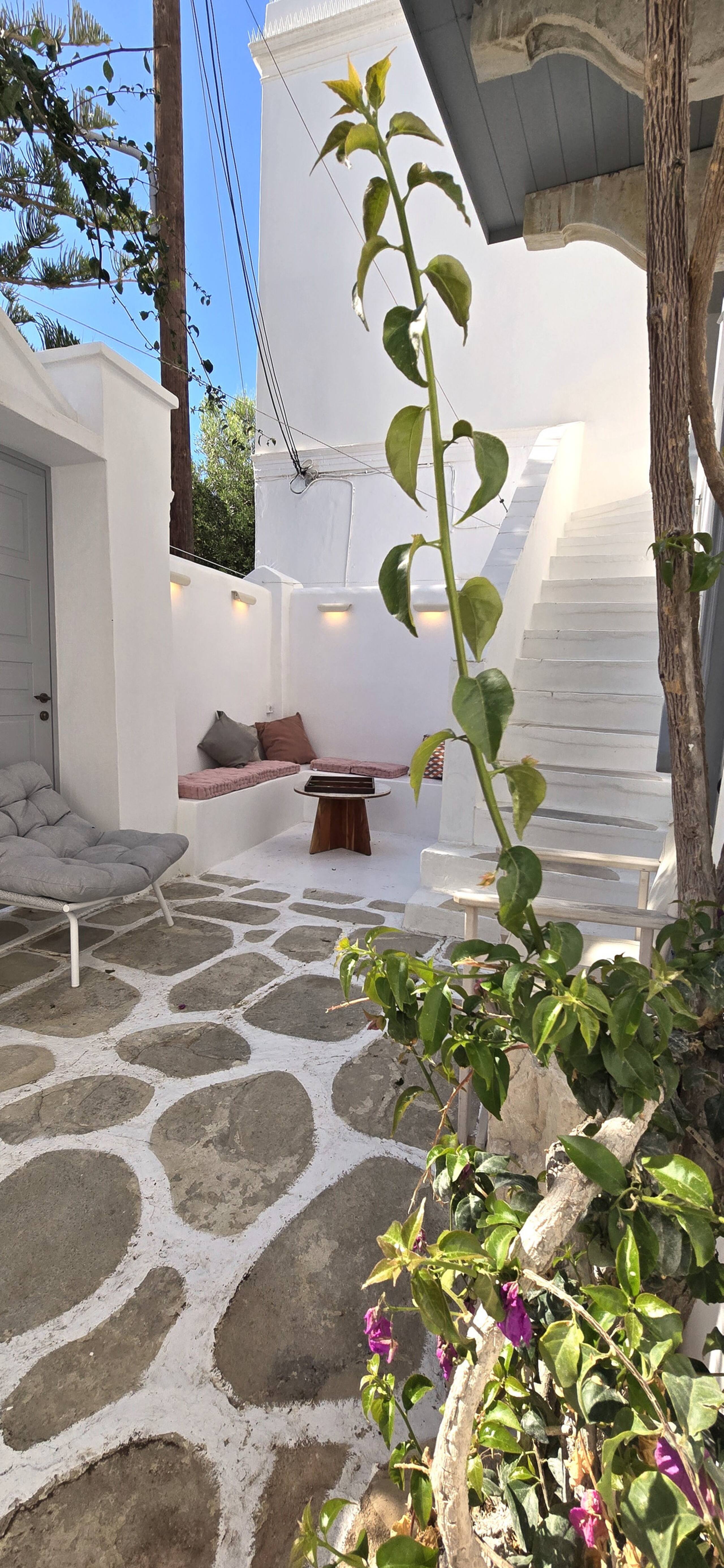 Appartment with courtyard in heart of mykonos 30