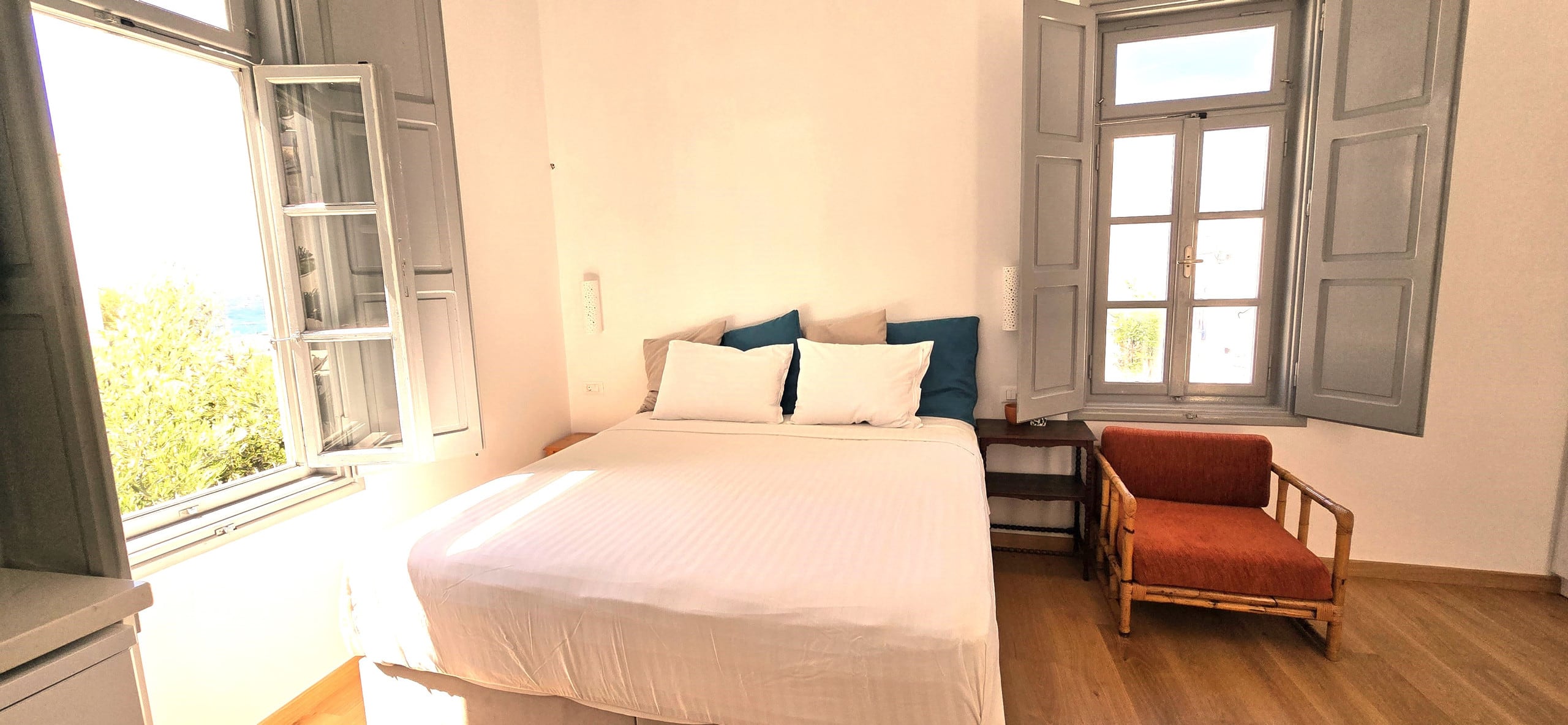 Appartment with courtyard in heart of mykonos — photo 5