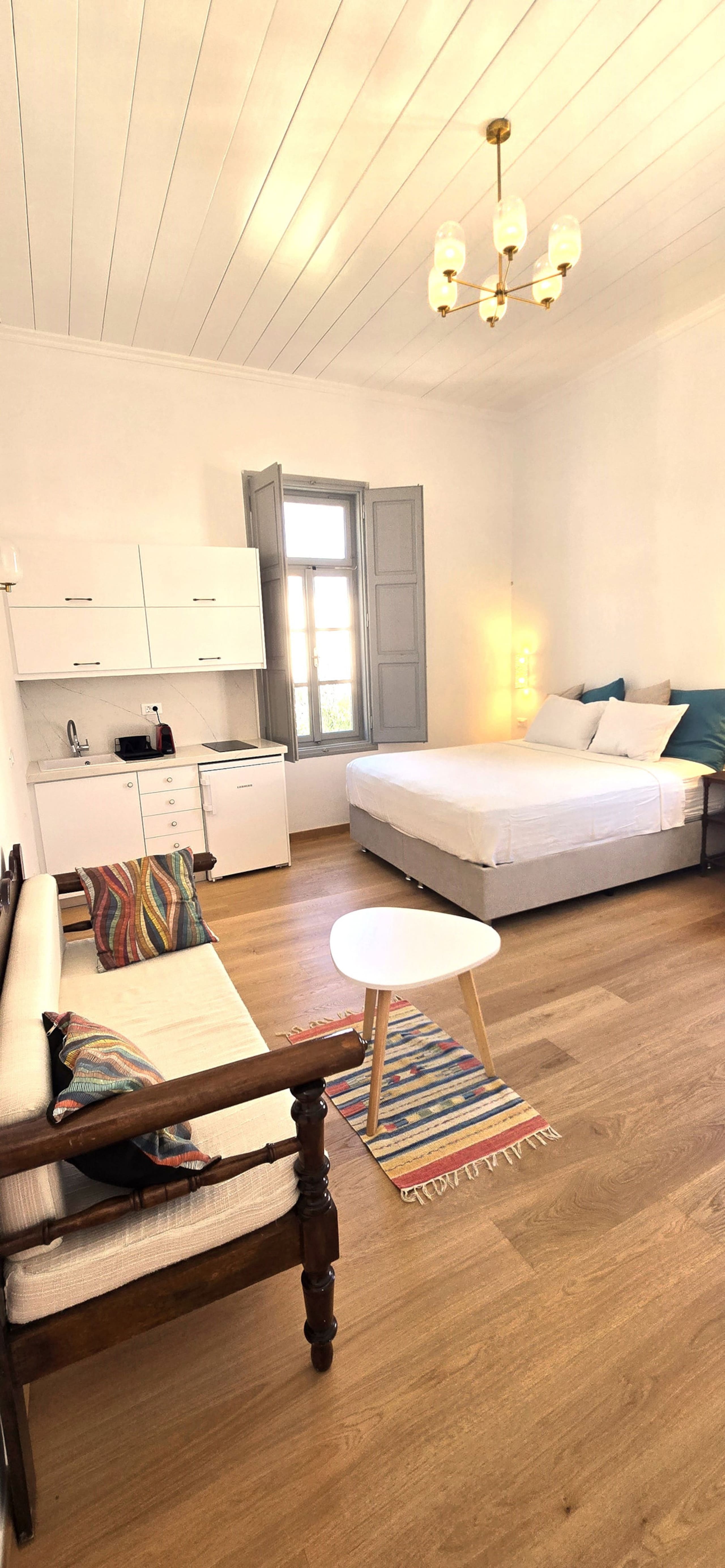 Appartment with courtyard in heart of mykonos 16