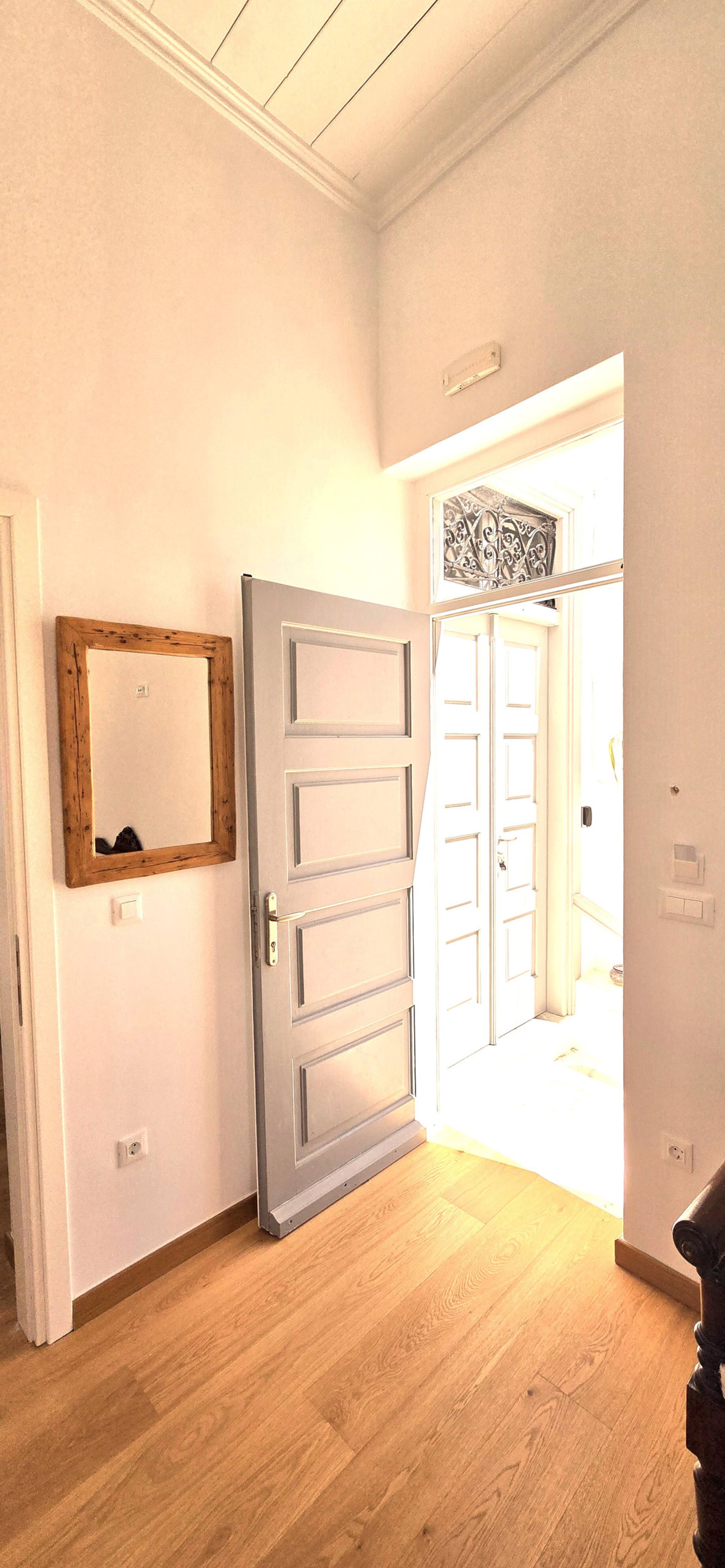 Appartment with courtyard in heart of mykonos 6