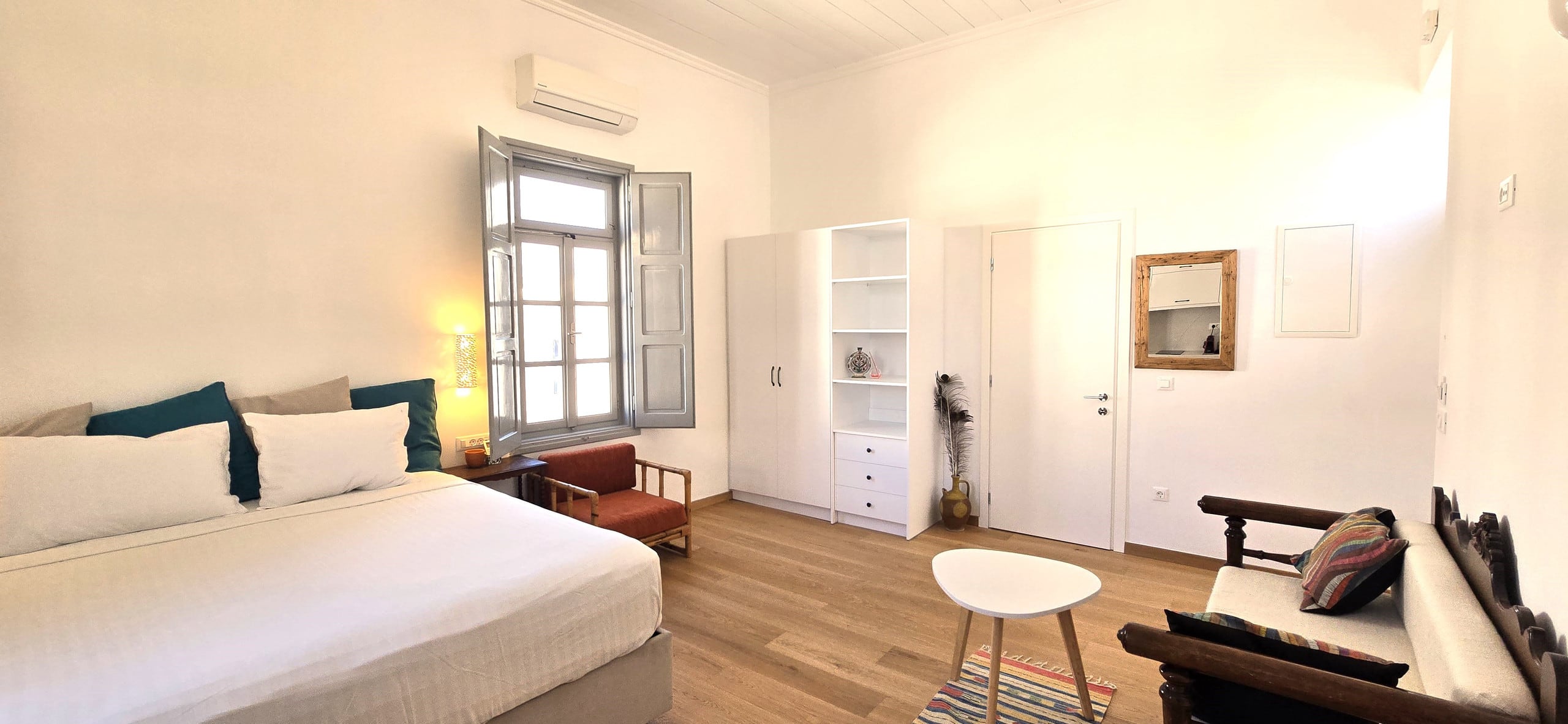 Appartment with courtyard in heart of mykonos 15