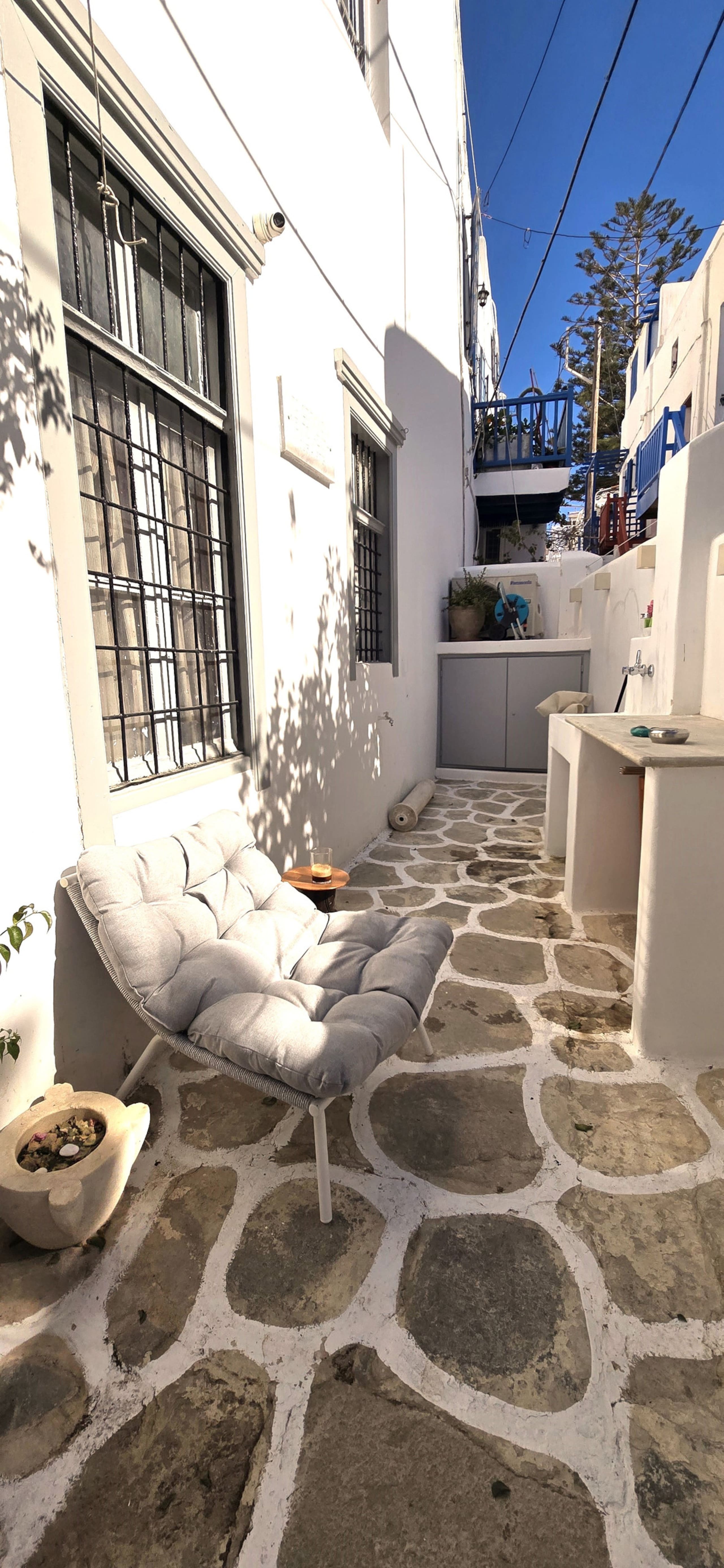 Appartment with courtyard in heart of mykonos 35