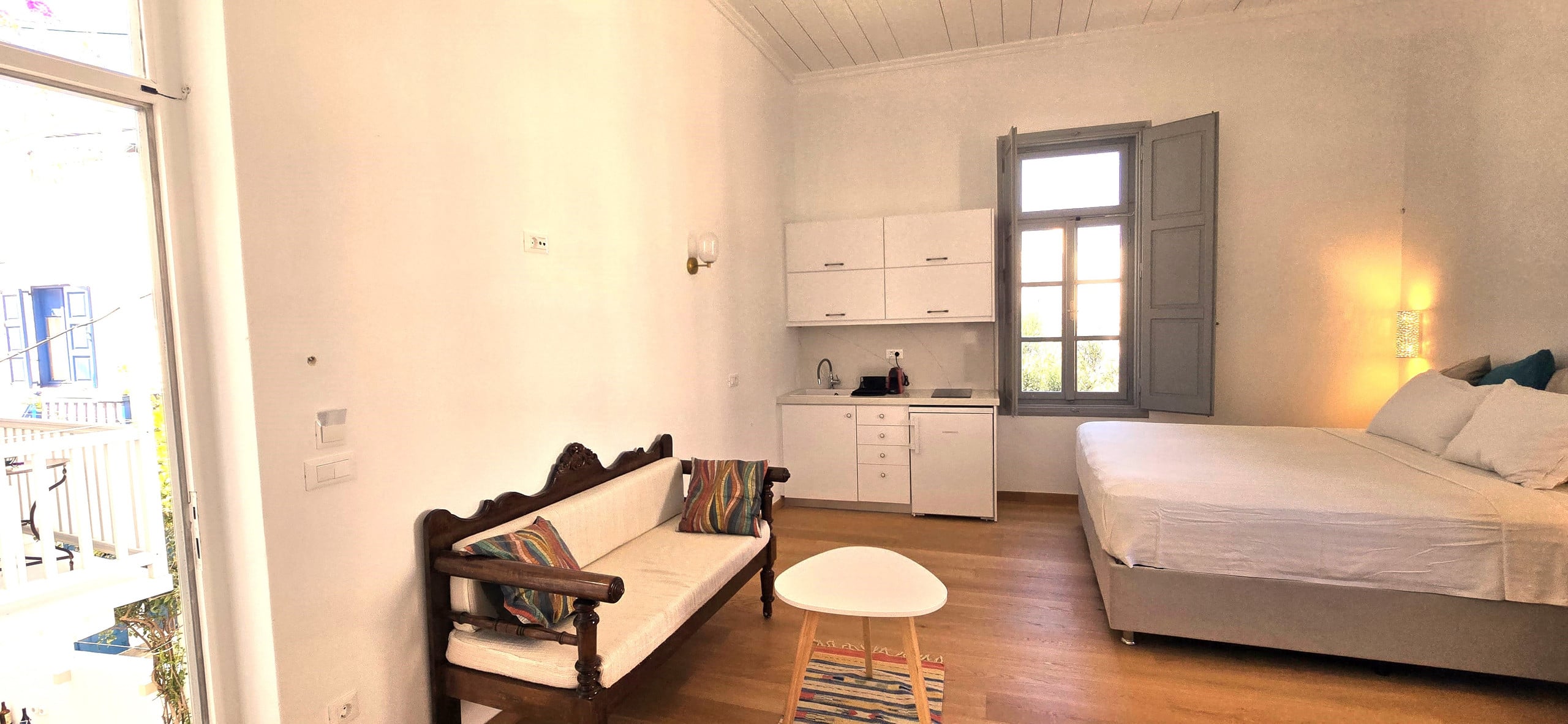Appartment with courtyard in heart of mykonos 14