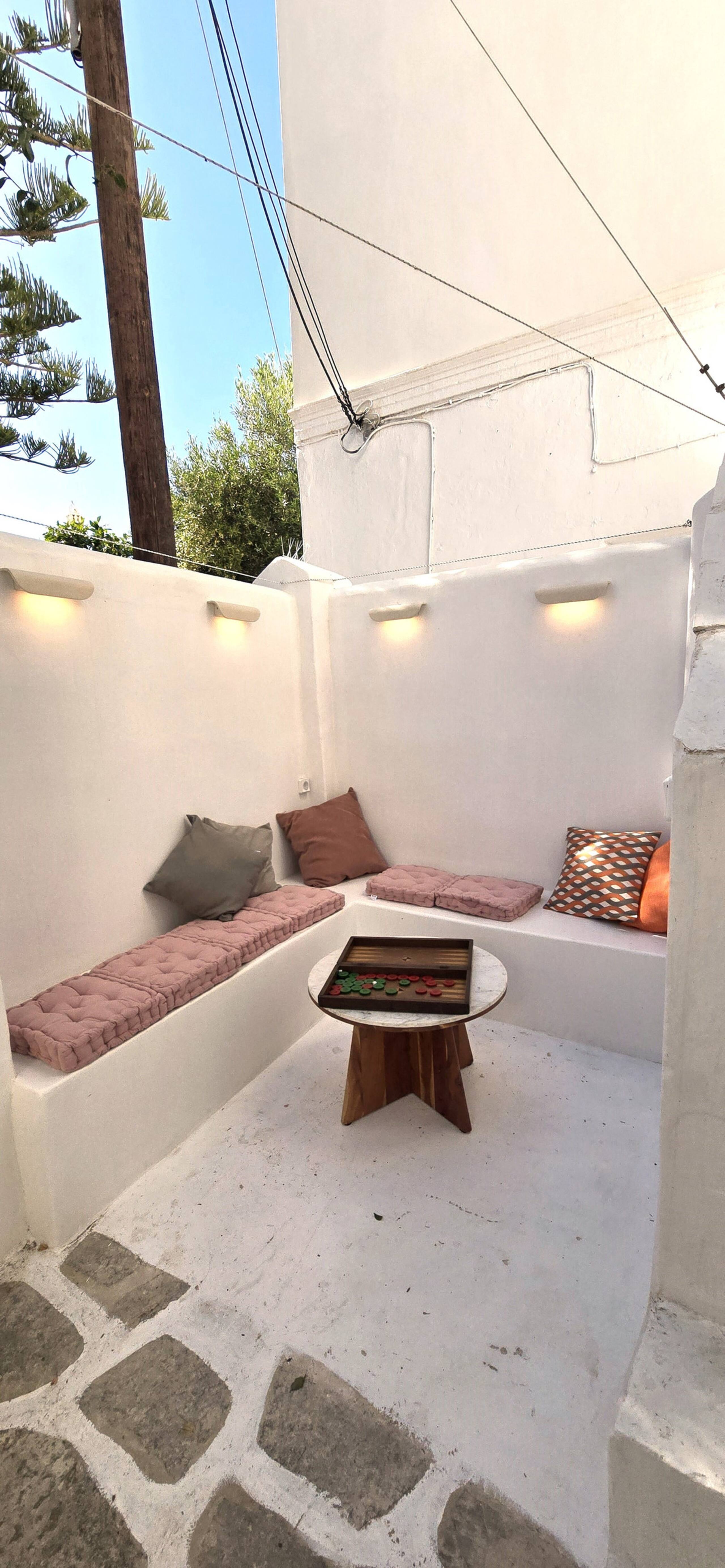 Appartment with courtyard in heart of mykonos 33
