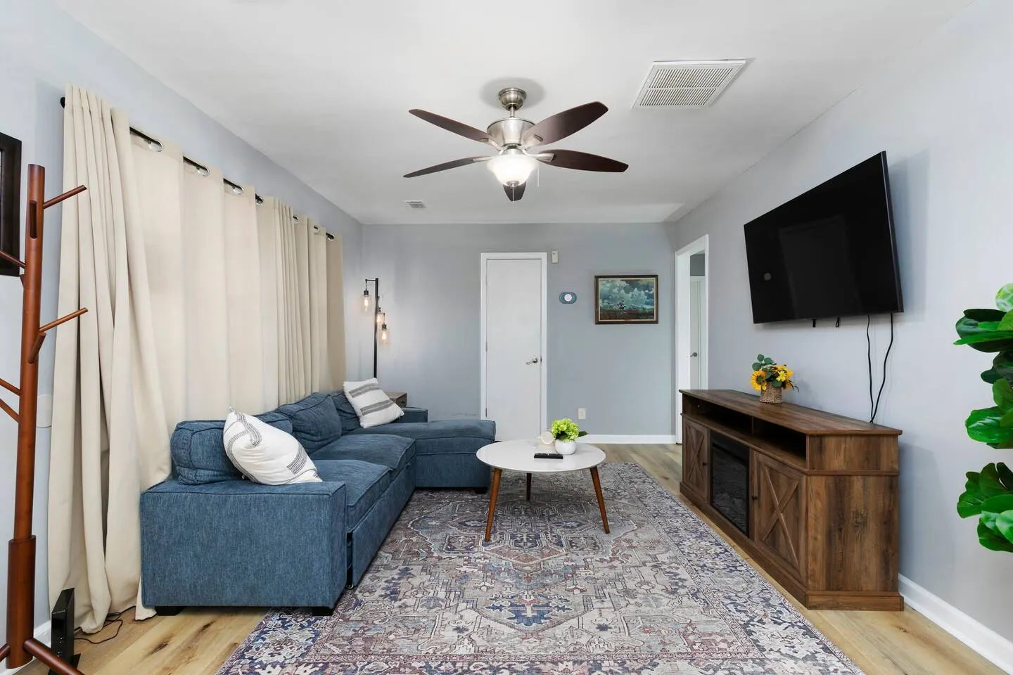 Serene Ranch Retreat with 2 King and 1 Queen Beds 8