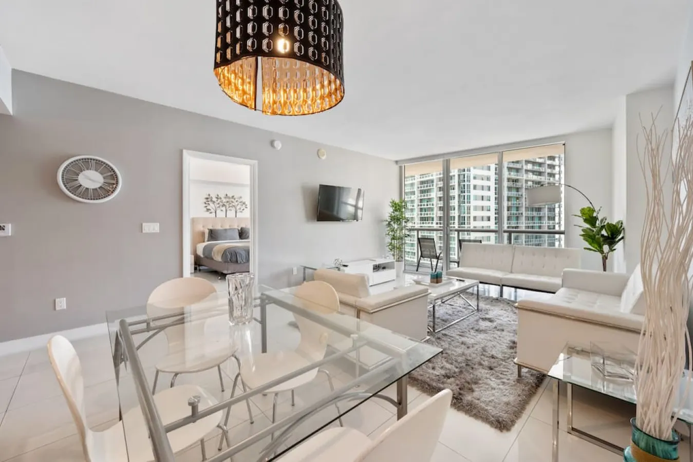 Gorgeous Unit At The W Building Priceless Location 1