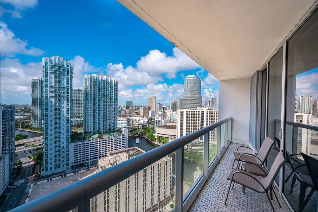 Gorgeous Unit At The W Building Priceless Location 13
