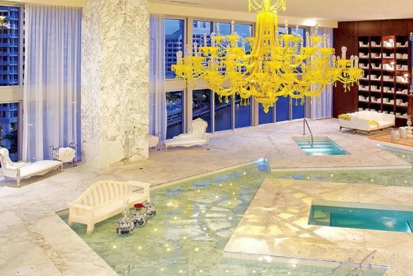 Gorgeous Unit At The W Building Priceless Location 17