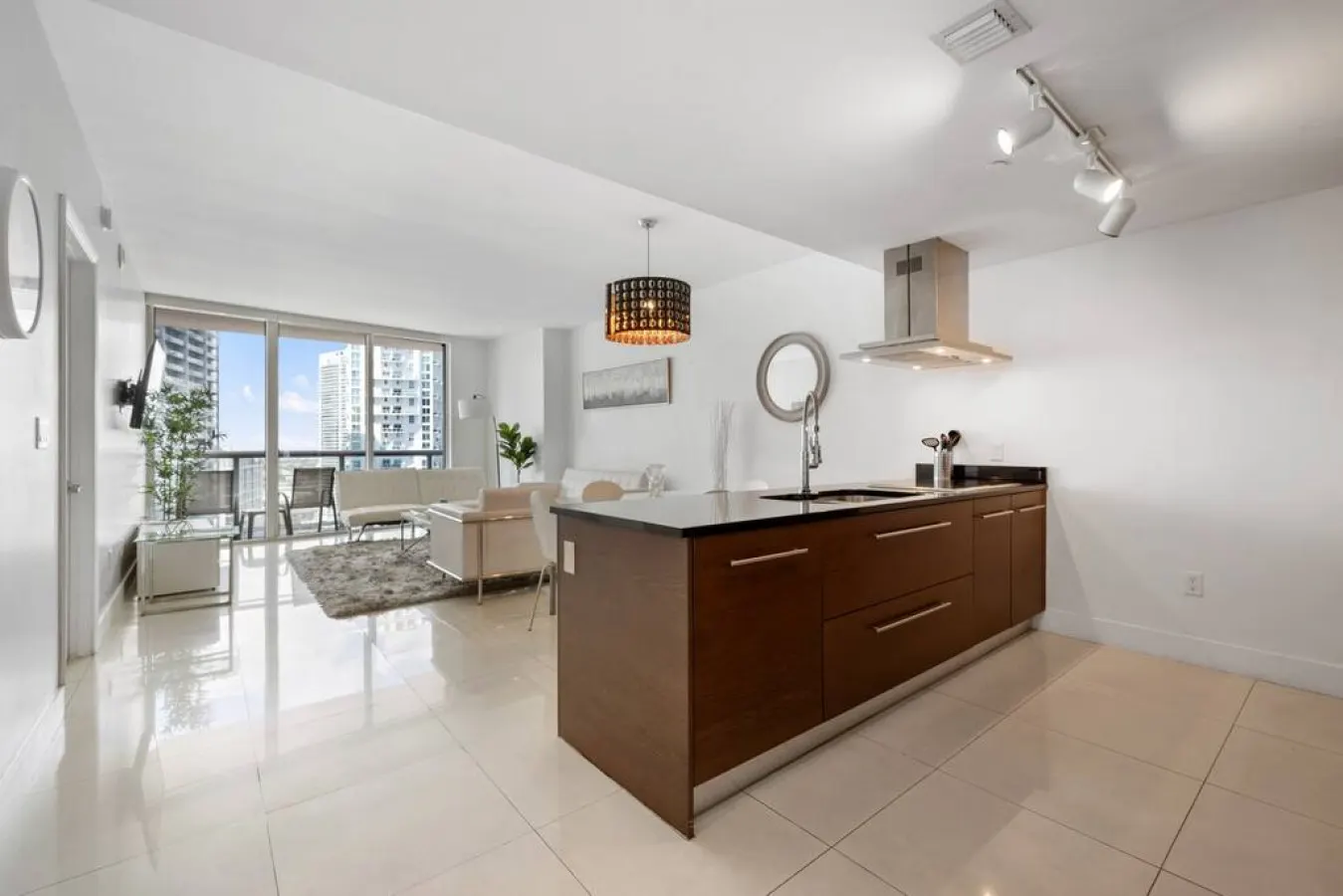 Gorgeous Unit At The W Building Priceless Location 6