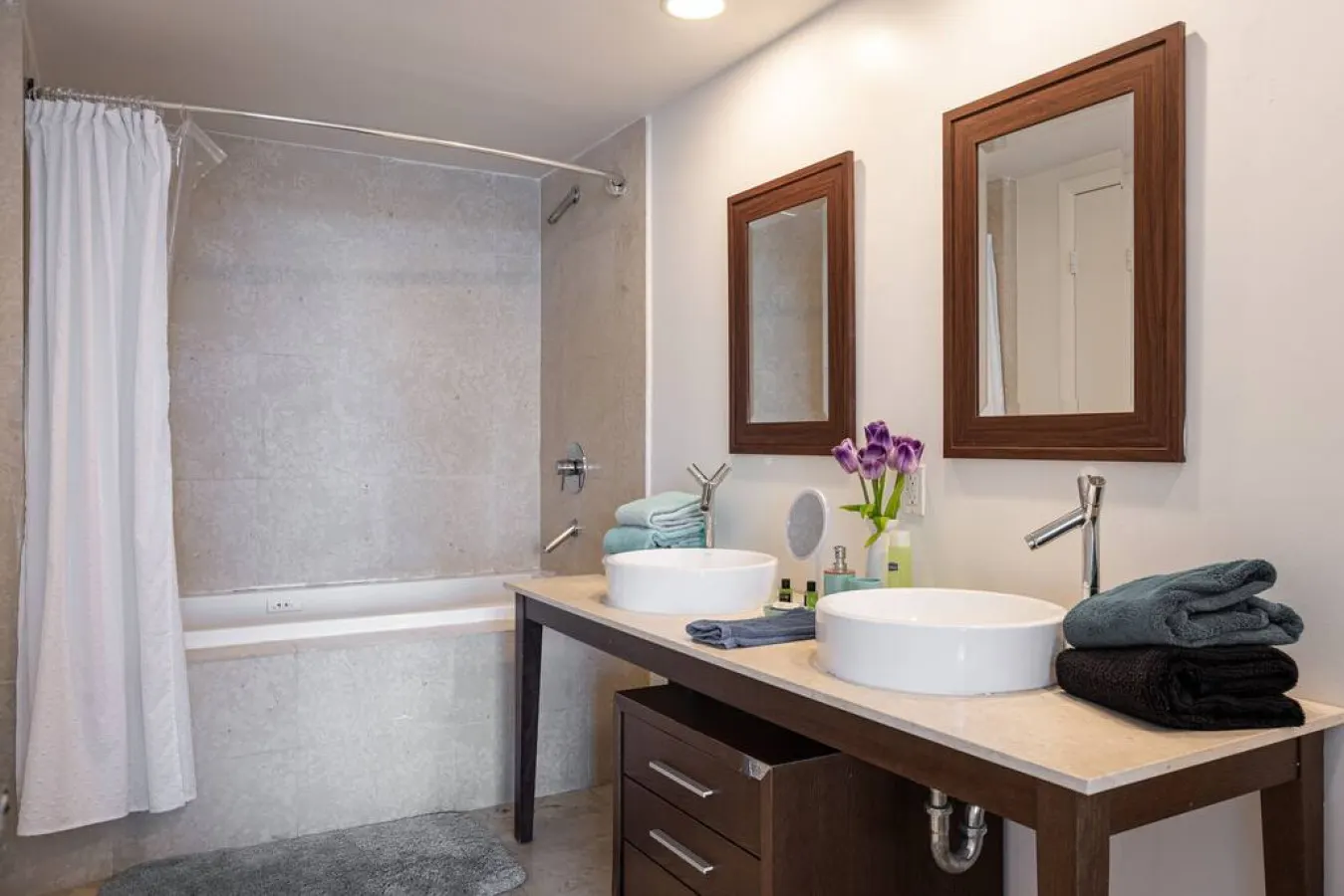 Gorgeous Unit At The W Building Priceless Location 7