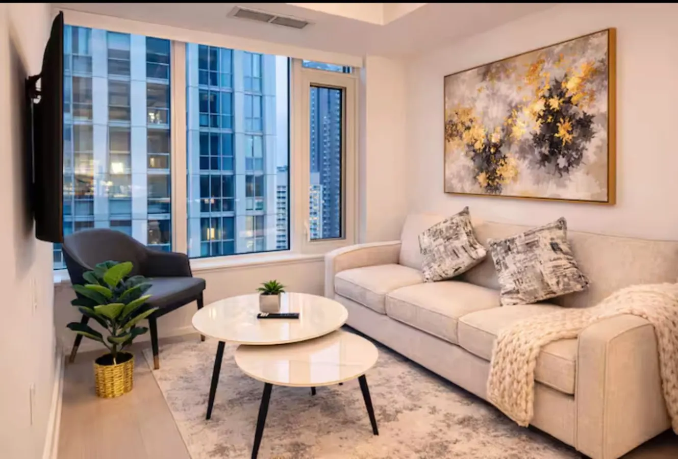 The Yorkville Stay Work-Desk 1