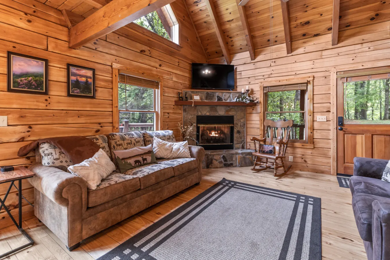Mountaineer Log Cabin Near ASU W/Outdoor Soaking Tub! — photo 5