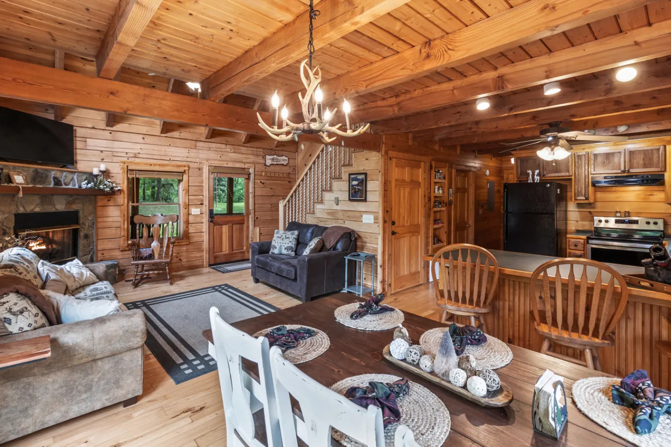 Mountaineer Log Cabin Near ASU W/Outdoor Soaking Tub! 6