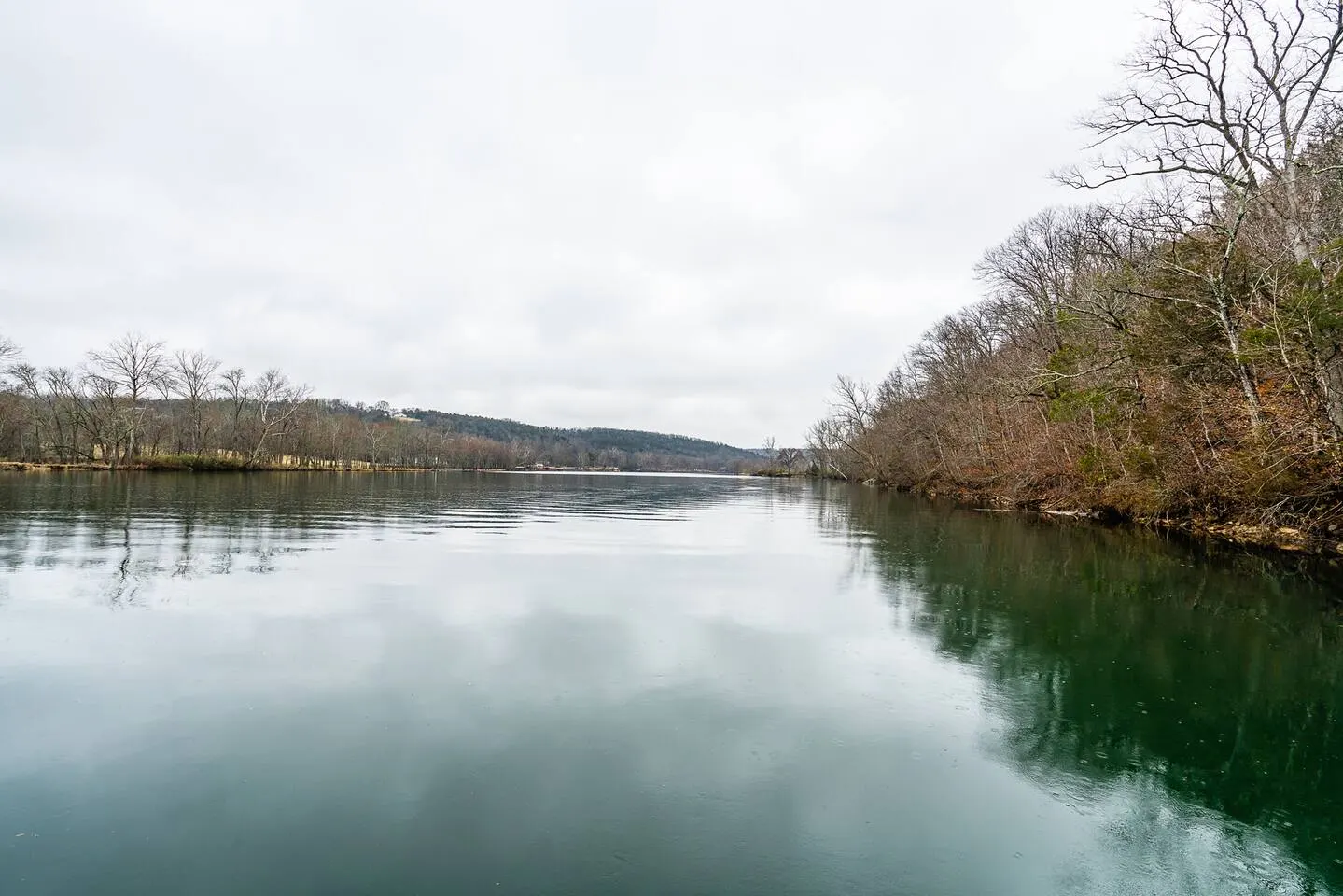 Private Dock-8 lake acres, Hot tub, Hike, Fire Pit 13