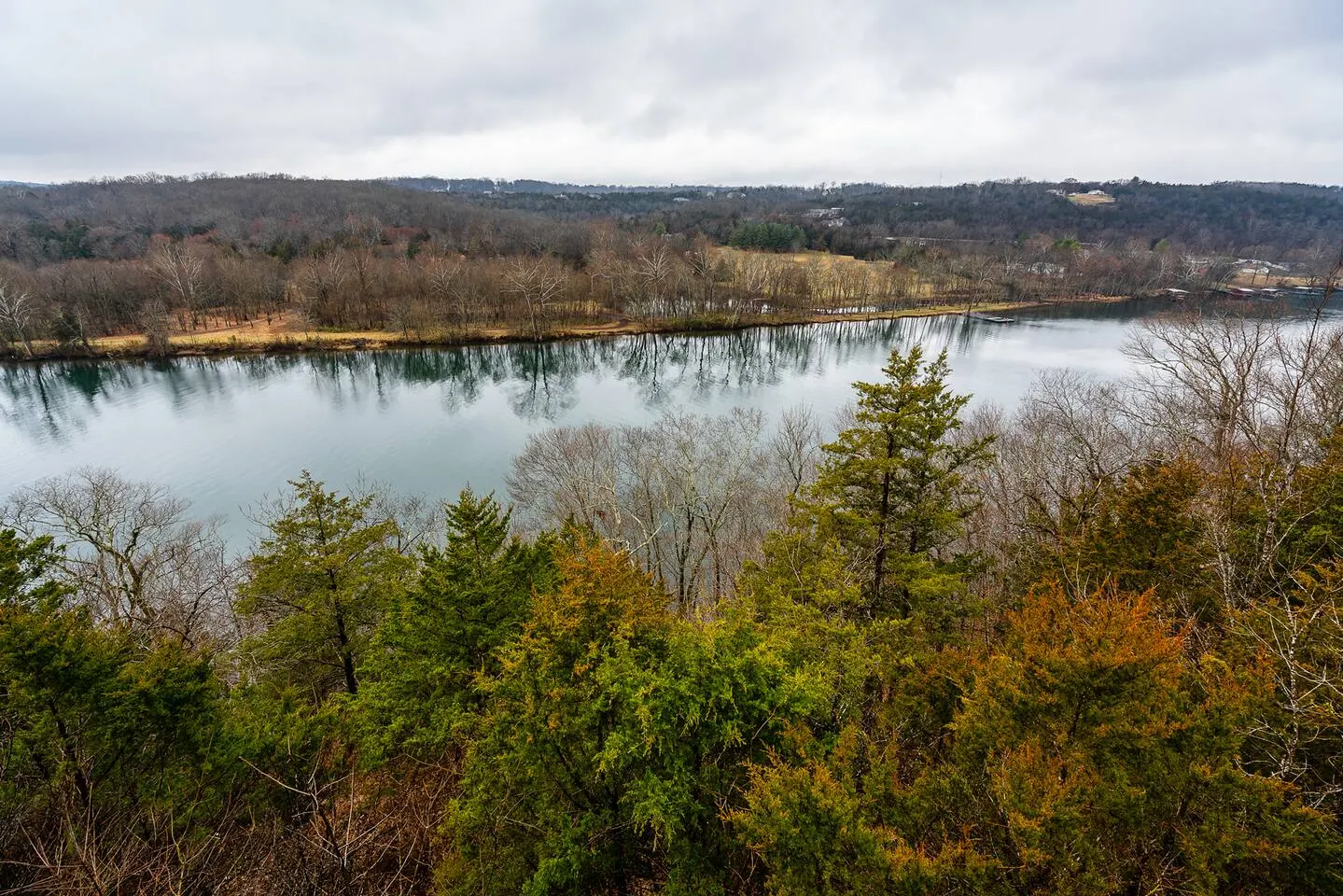 Private Dock-8 lake acres, Hot tub, Hike, Fire Pit 5