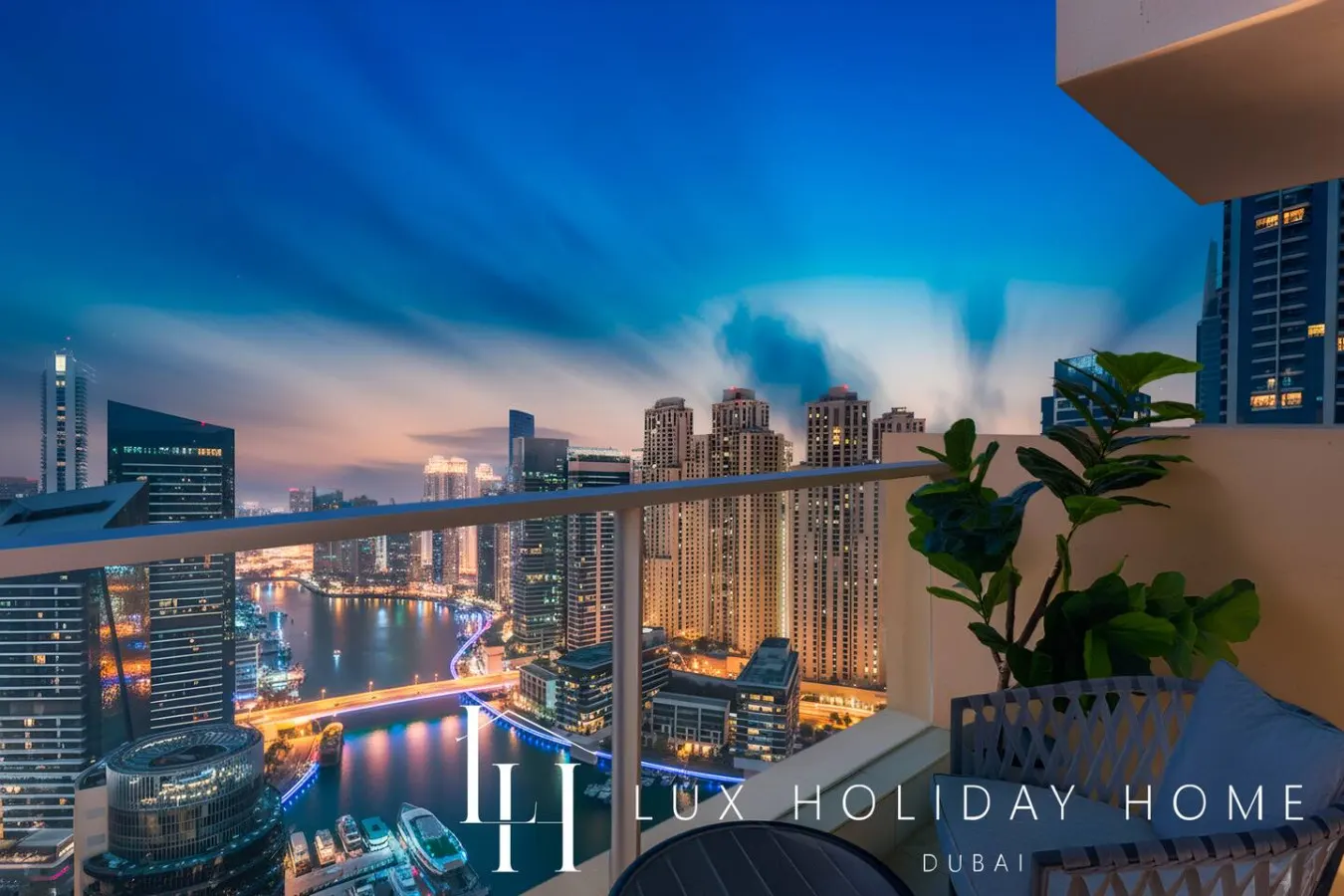 LUX The JW Marina Suite 5 11