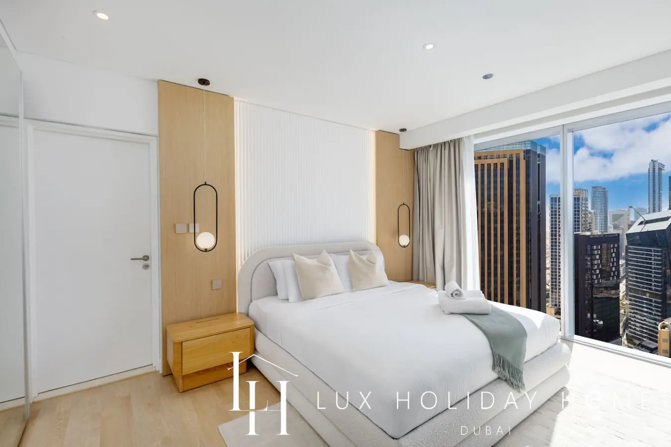 LUX The JW Marina Suite 5 15