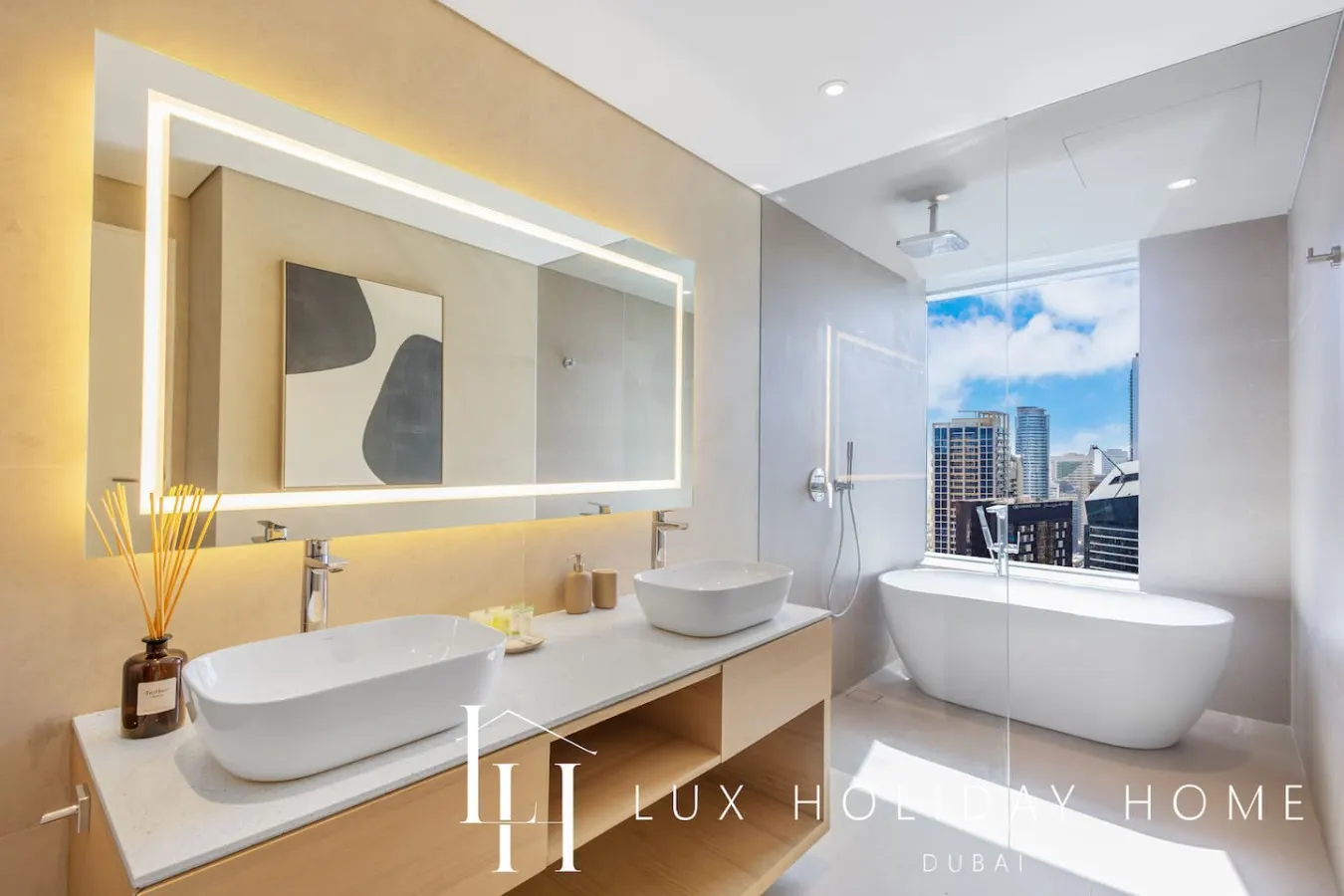 LUX The JW Marina Suite 5 16